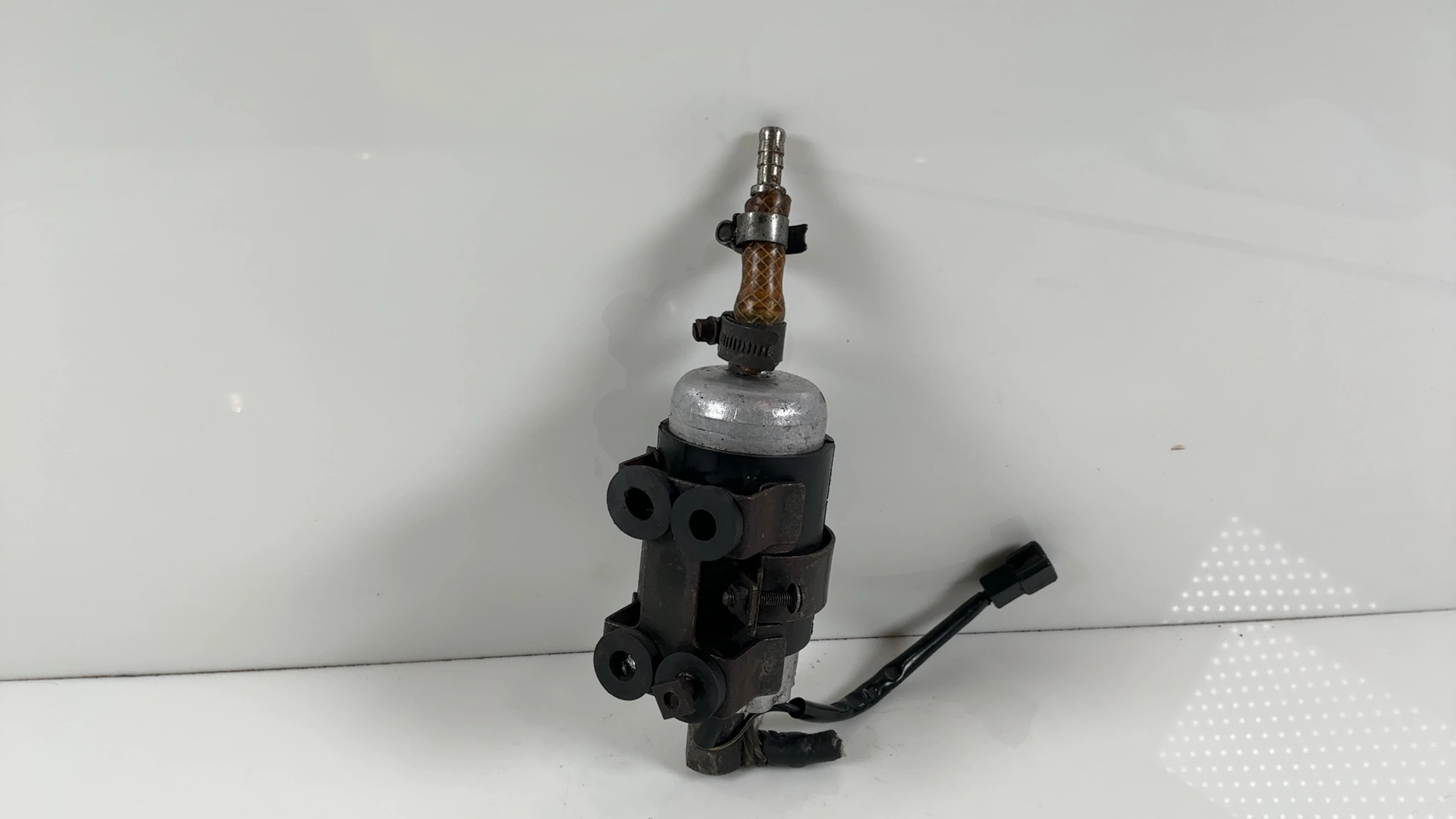 Kawasaki GPz750 ZX750 E1 E2 Turbo 750cc Fuel Pump 1984-1985 OEM 49040-1051 - Image 2
