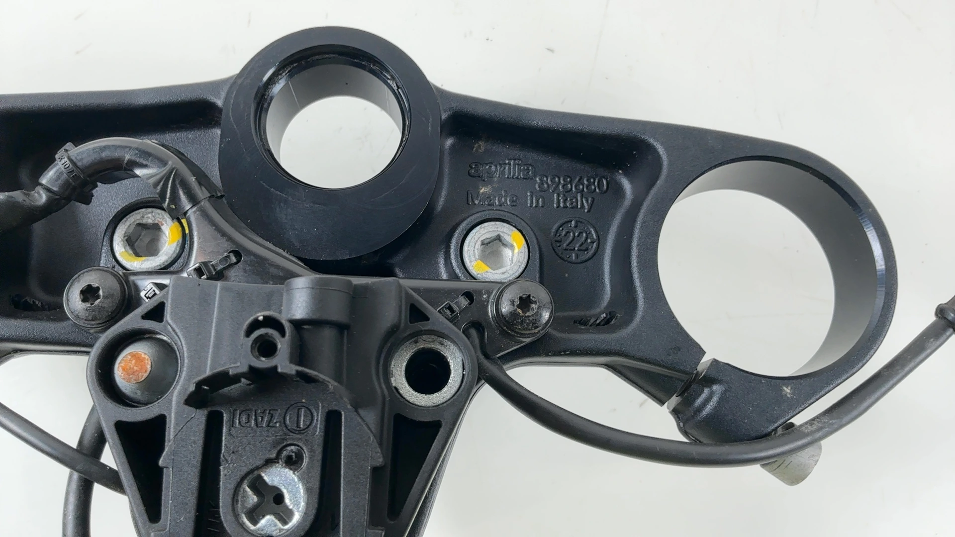 Aprilia RSV4 Tuono 1100 Upper Fork Bridge Yoke Triple Tree 2011-2026 OEM 898680 - Image 10