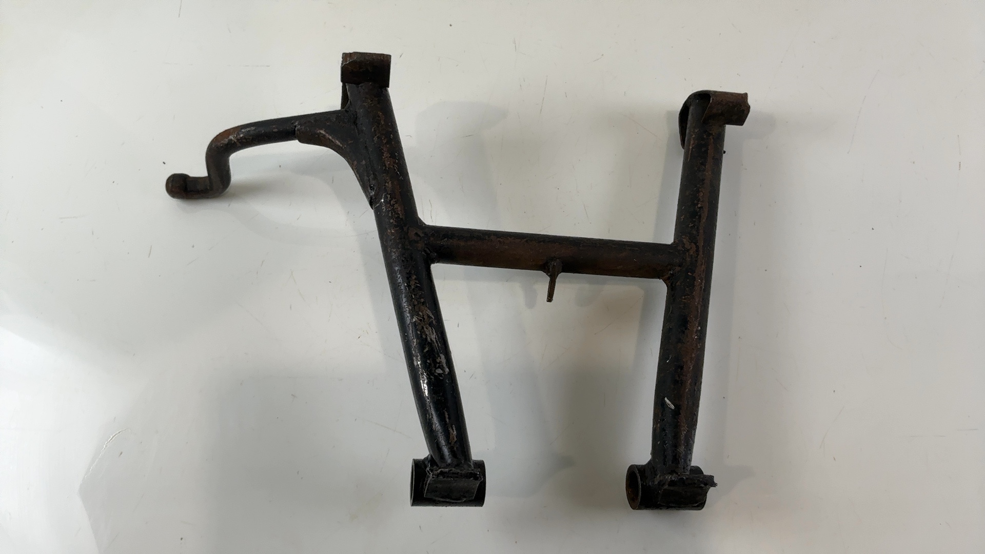 Suzuki GSX400E GK53C 400cc Center Main Stand 1980-1984 OEM 42100-44100