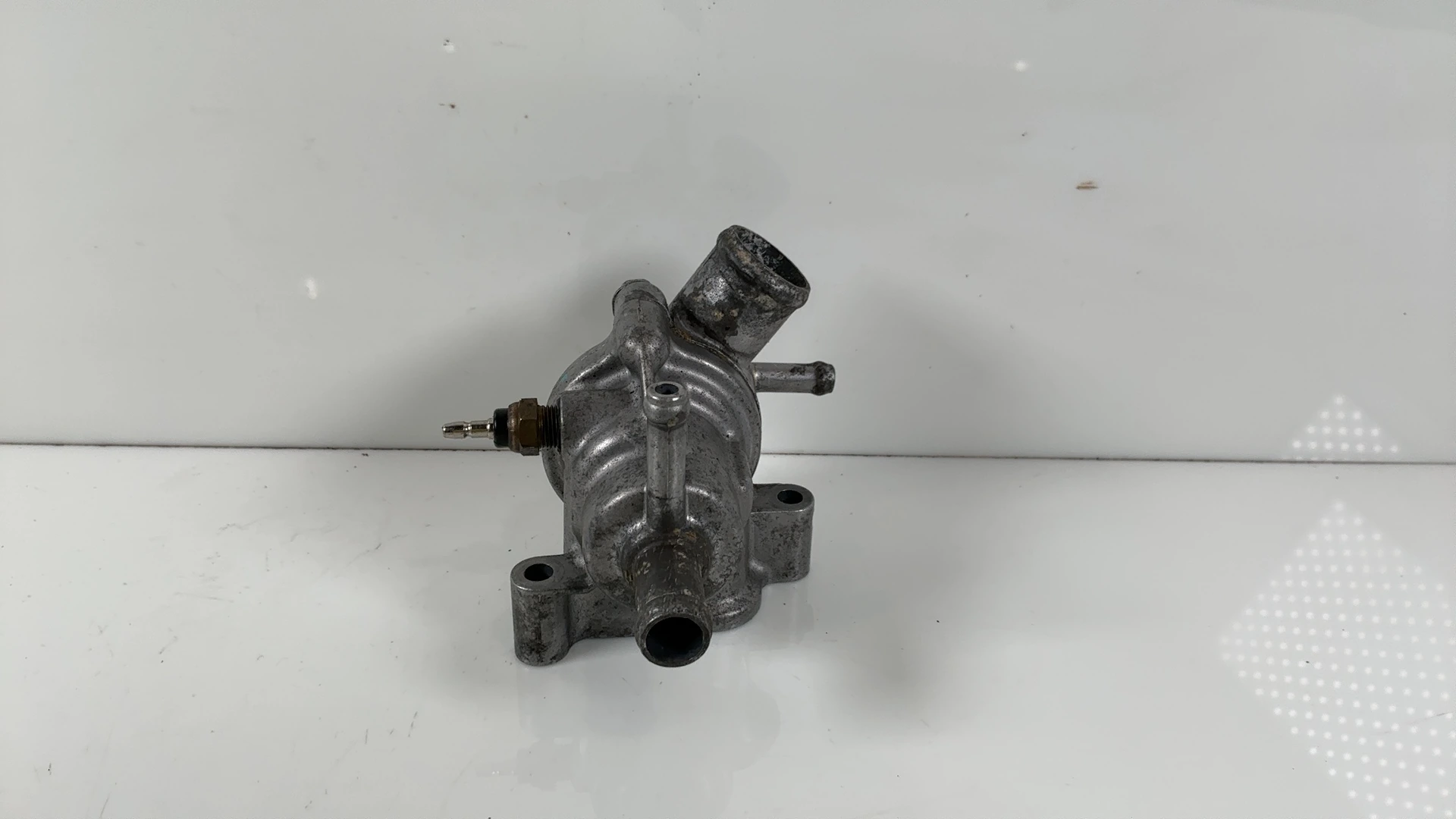 Honda CBR600F4 PC35 600cc Thermostat Housing 1999-2000 OEM 19311-MBW-305 - Image 1