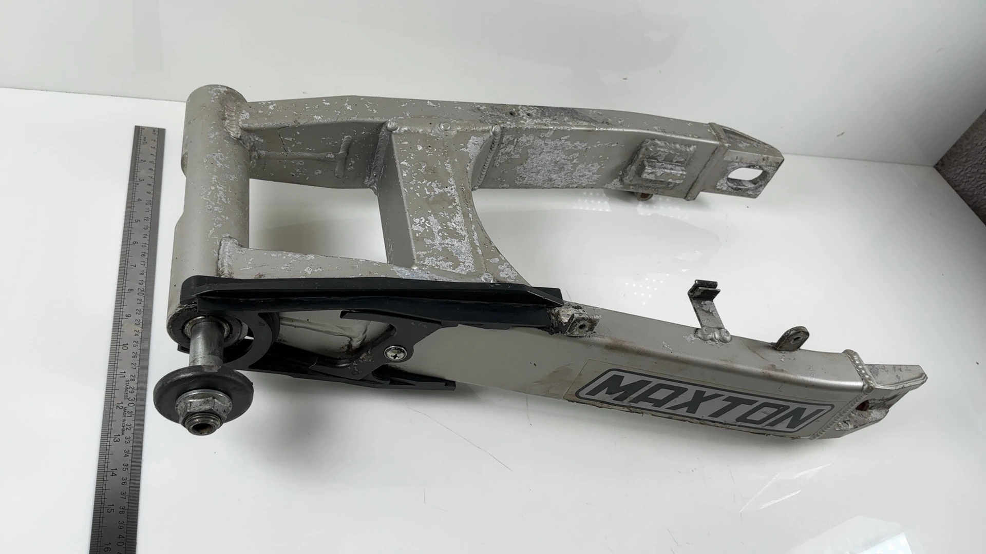 Kawasaki ZZR600 ZX600E 600 Swing Arm 1993-2004 OEM 33001-1418-TX - Image 2
