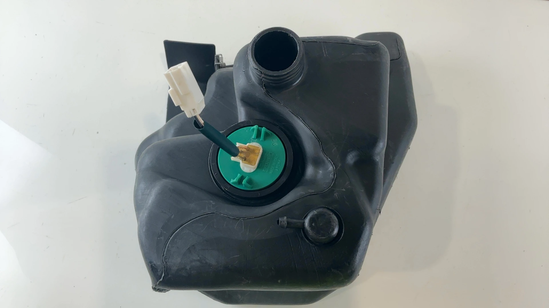 Piaggio NRG MC3 50 CC Fuel Tank 2001-2004 OEM 12000399 - Image 5
