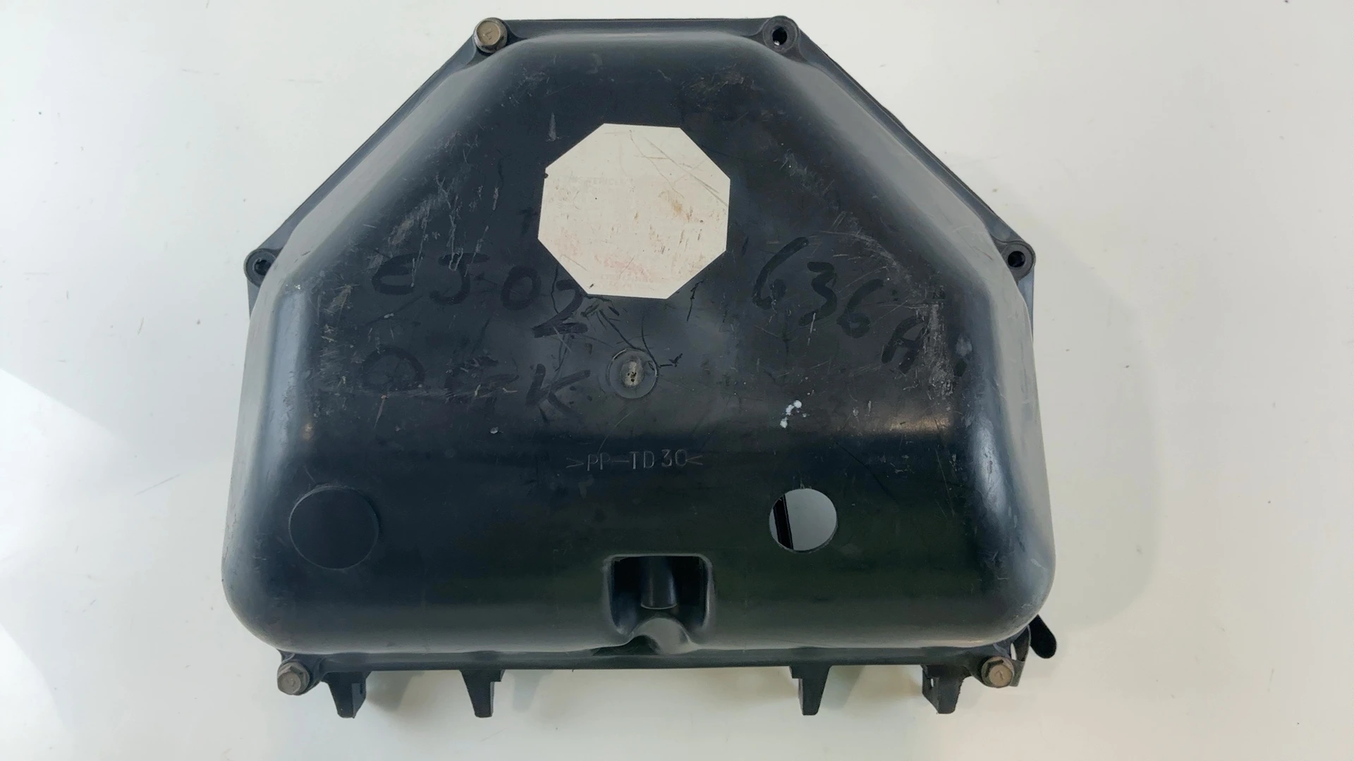 Kawasaki Ninja ZX6R ZX600J 600cc Air Filter Box 1998-2002 OEM 11010-1736