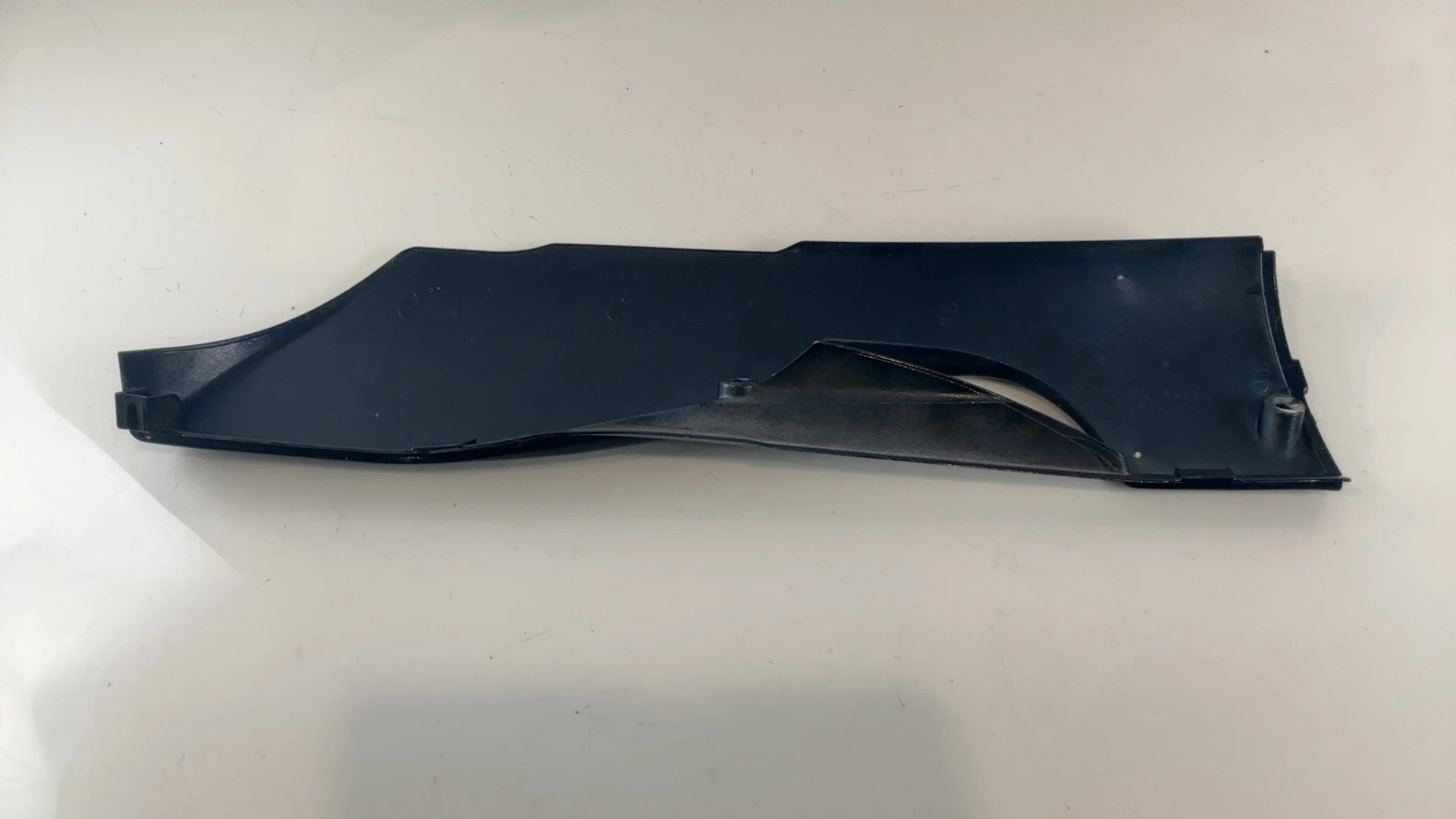 Honda NES 125 @ 125 CC Right Lower Side Fairing Cowl 2000-06 OEM 83540-KGF-9000 - Image 2