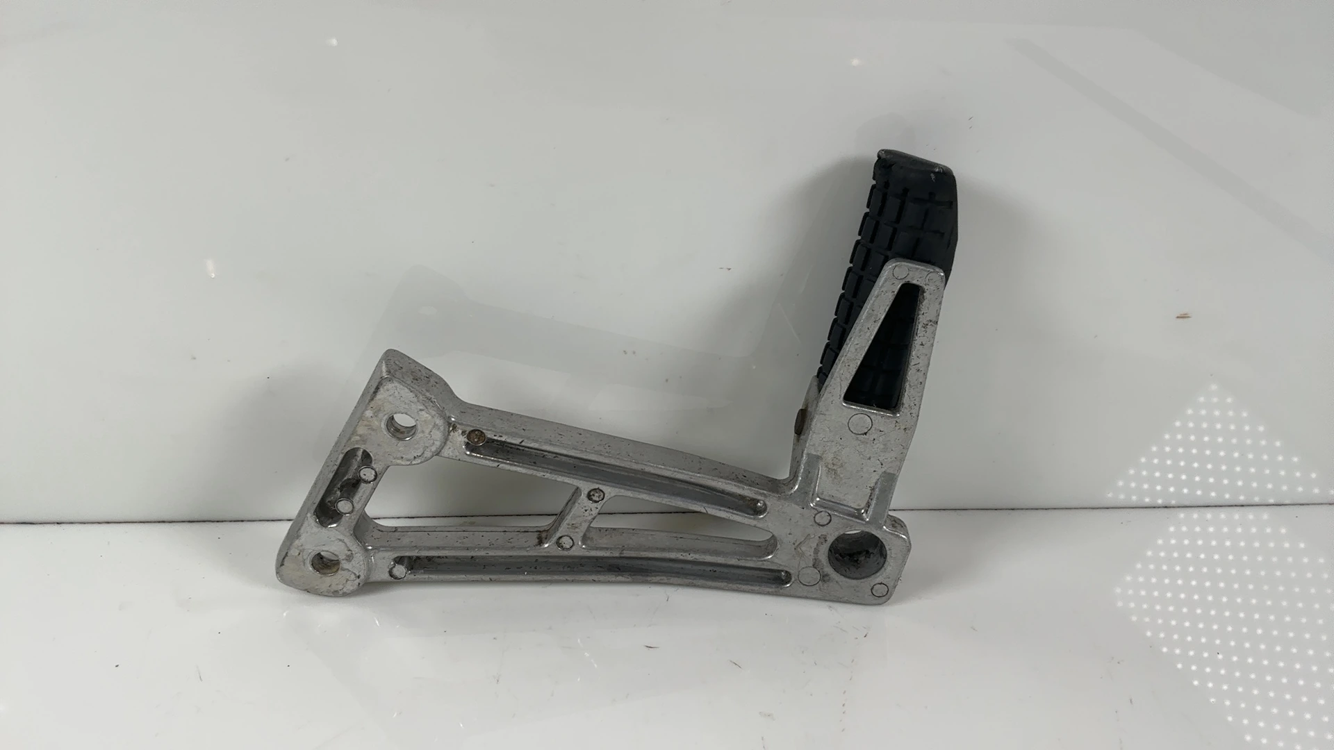 Honda NSR125 JC20 125cc Rear Right Pillion Footrest Hanger 1988-94 50711-KY4-000 - Image 2
