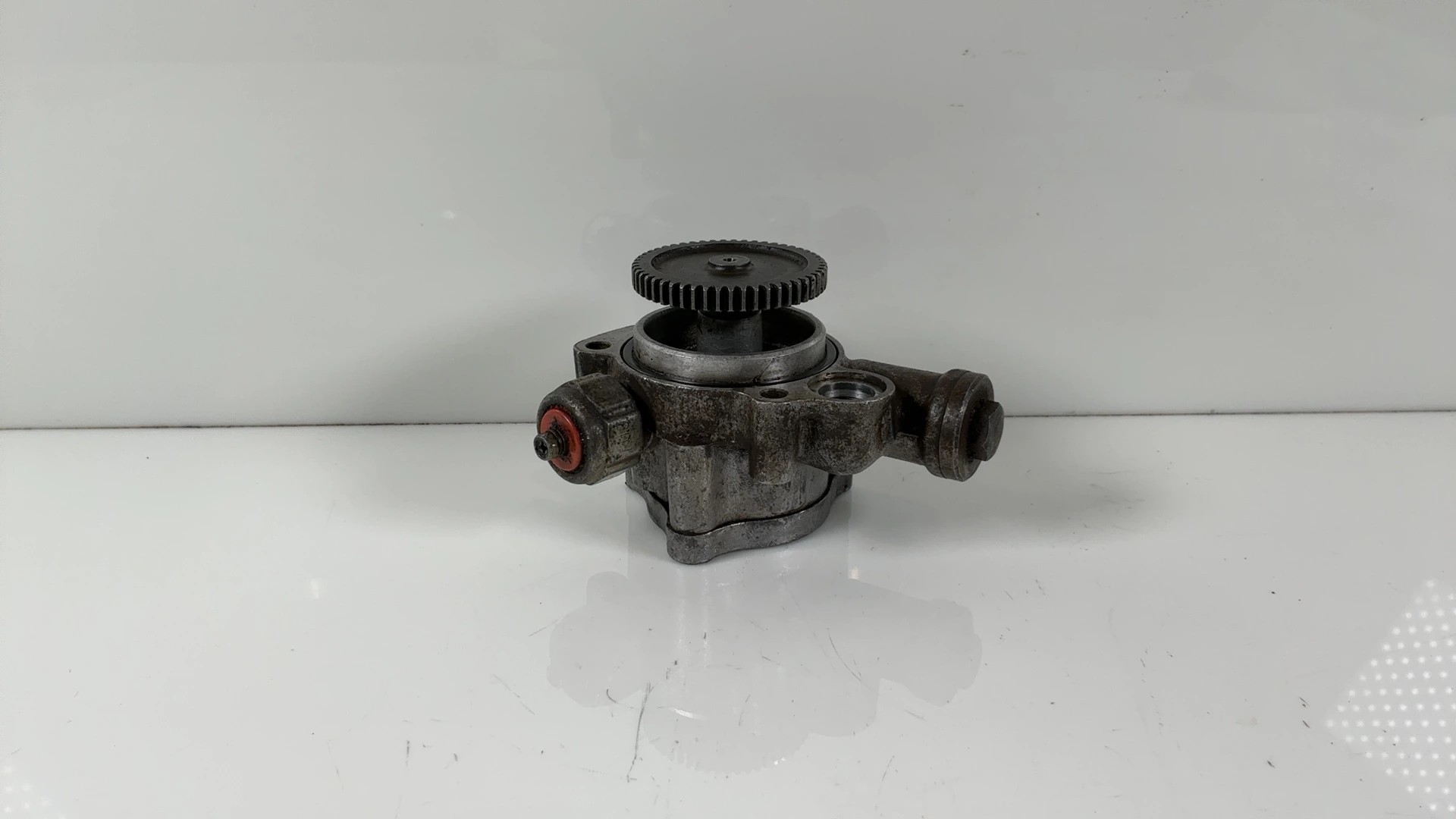 Honda CB550 Four 550 CC Engine Oil Pump 1974-1978 OEM 15100-323-003 - Image 1