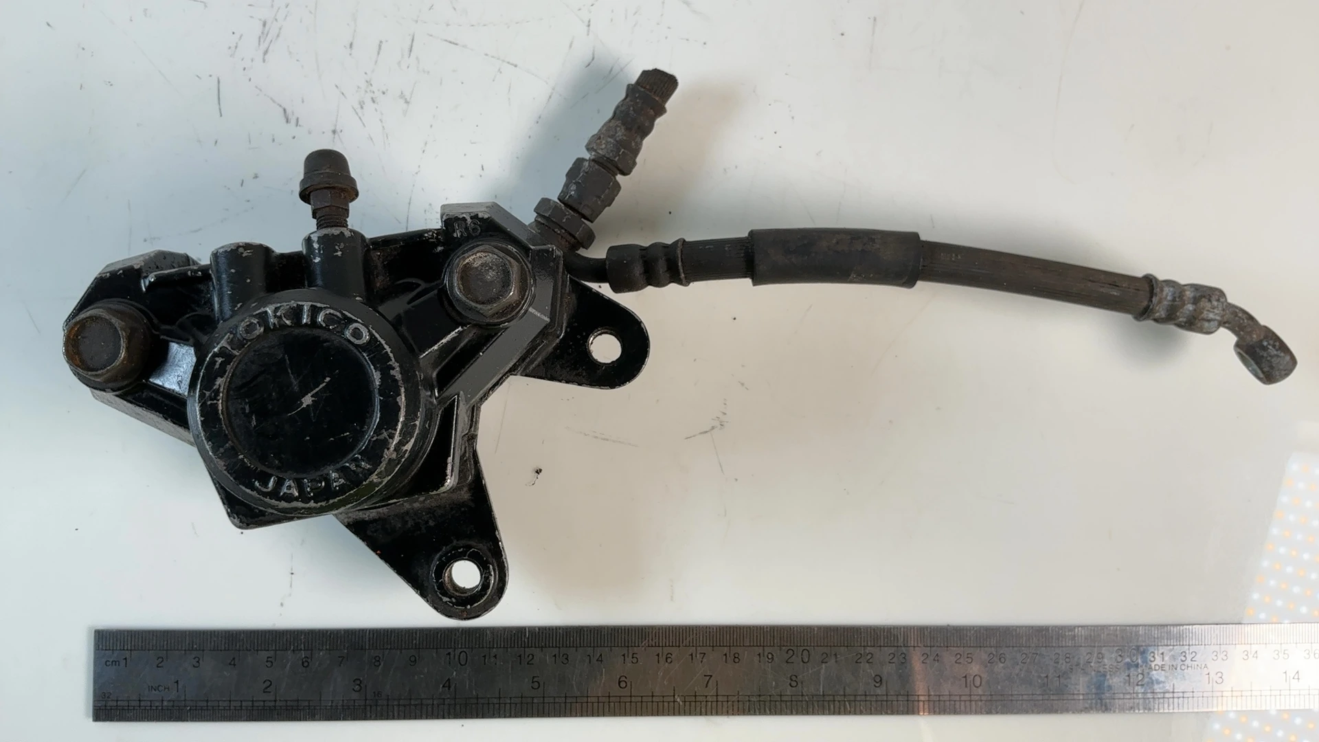 Suzuki GSX550 GSX 550 CC Front Right Brake Caliper 1983-1987 OEM 59100-49011 - Image 3