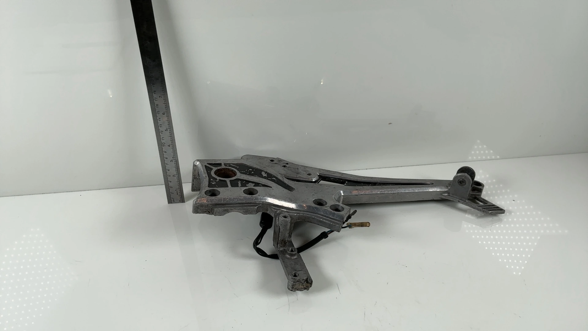 Kawasaki Ninja GPZ900R ZX900A Front Right Foot Peg Bracket 1984-1990 35011-1210 - Image 4