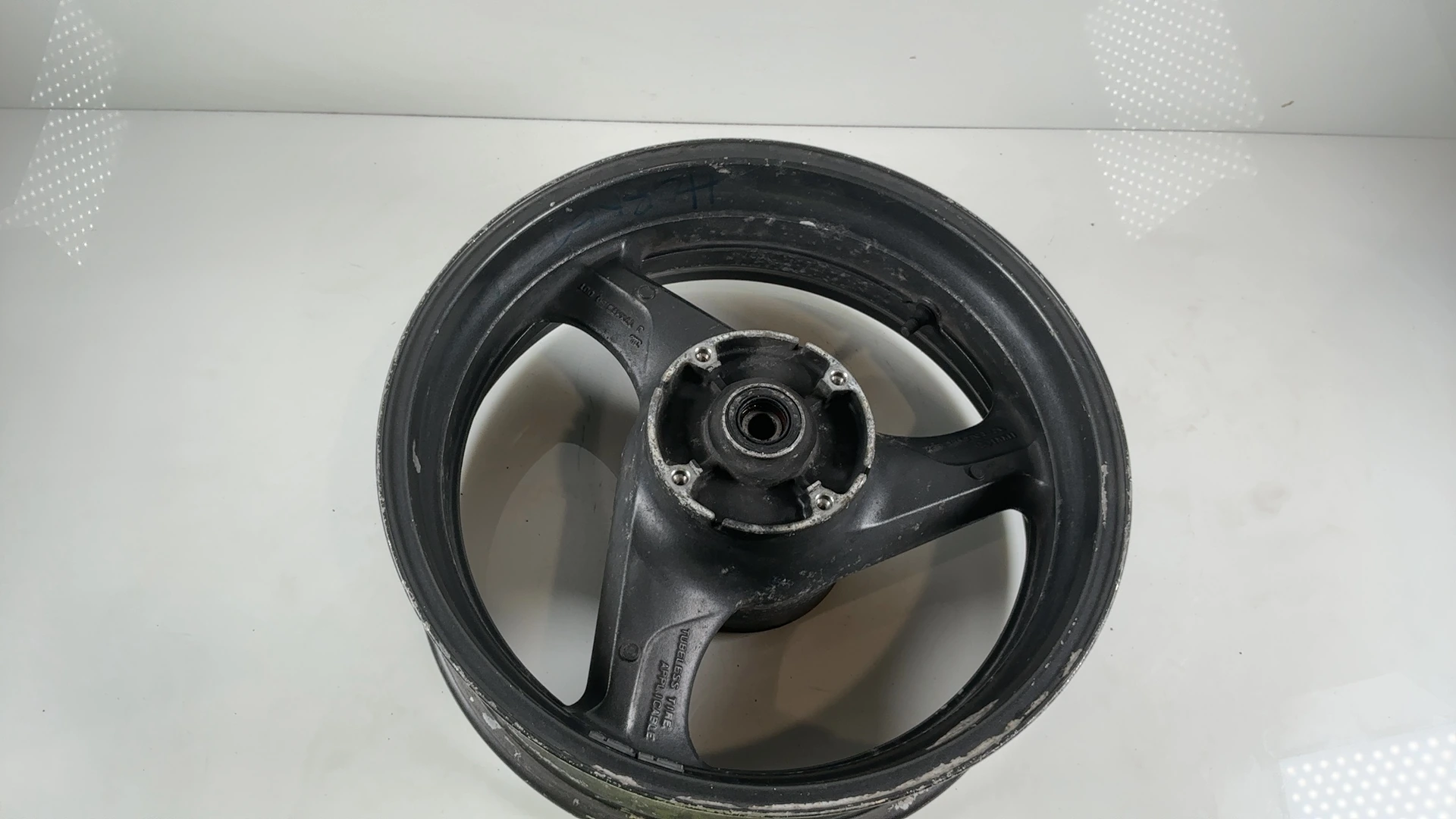 Honda Hornet 600 CB600S PC34 600cc Rear Wheel Rim 1998-2002 OEM 42650-MBZ-D00ZA - Image 9