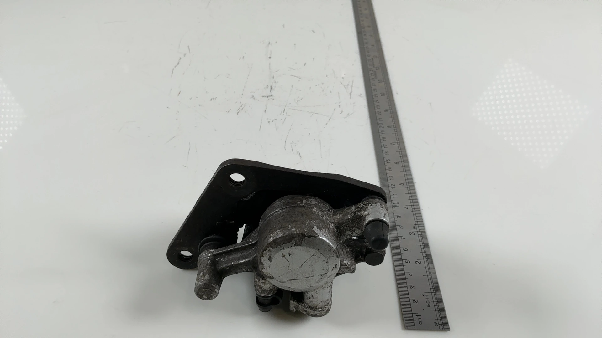 Yamaha YBR 125 YBR125 125cc Front Brake Caliper 2000-2006 OEM 5VLF580U1000 - Image 3