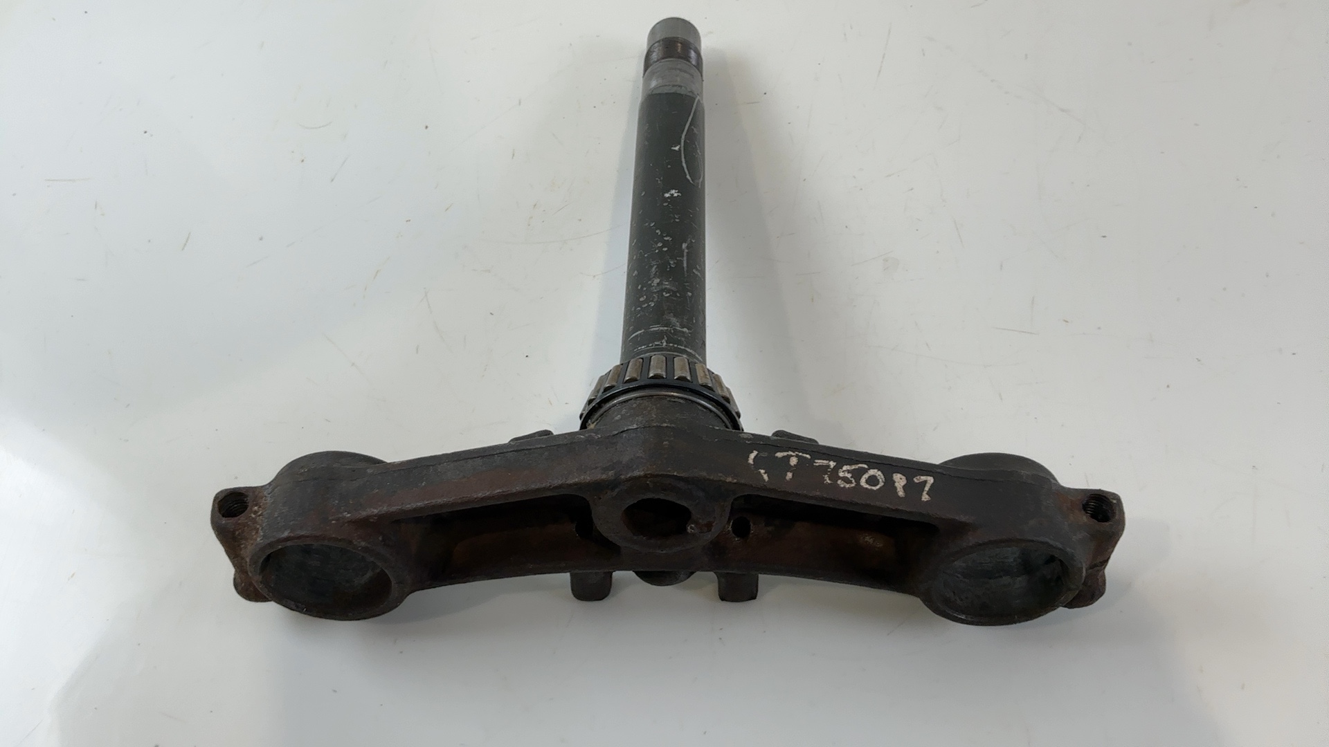 Kawasaki GT750 Z750P 750cc Lower Triple Tree Yoke Clamp 1982-1994 OEM 44037-1091 - Image 5