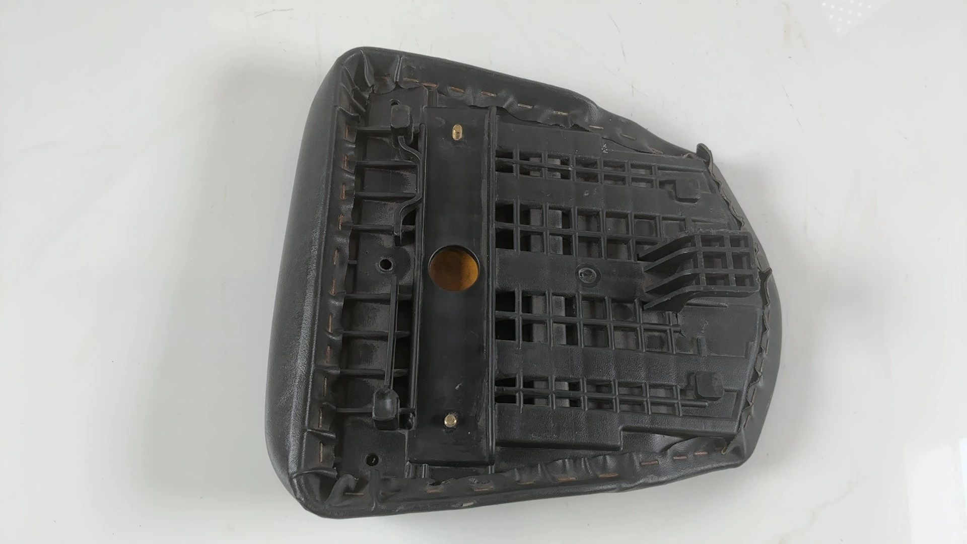 Hyosung GT650 Comet GT650R 650cc Rear Passenger Seat 2007 2008 OEM 45200H99700 - Image 7