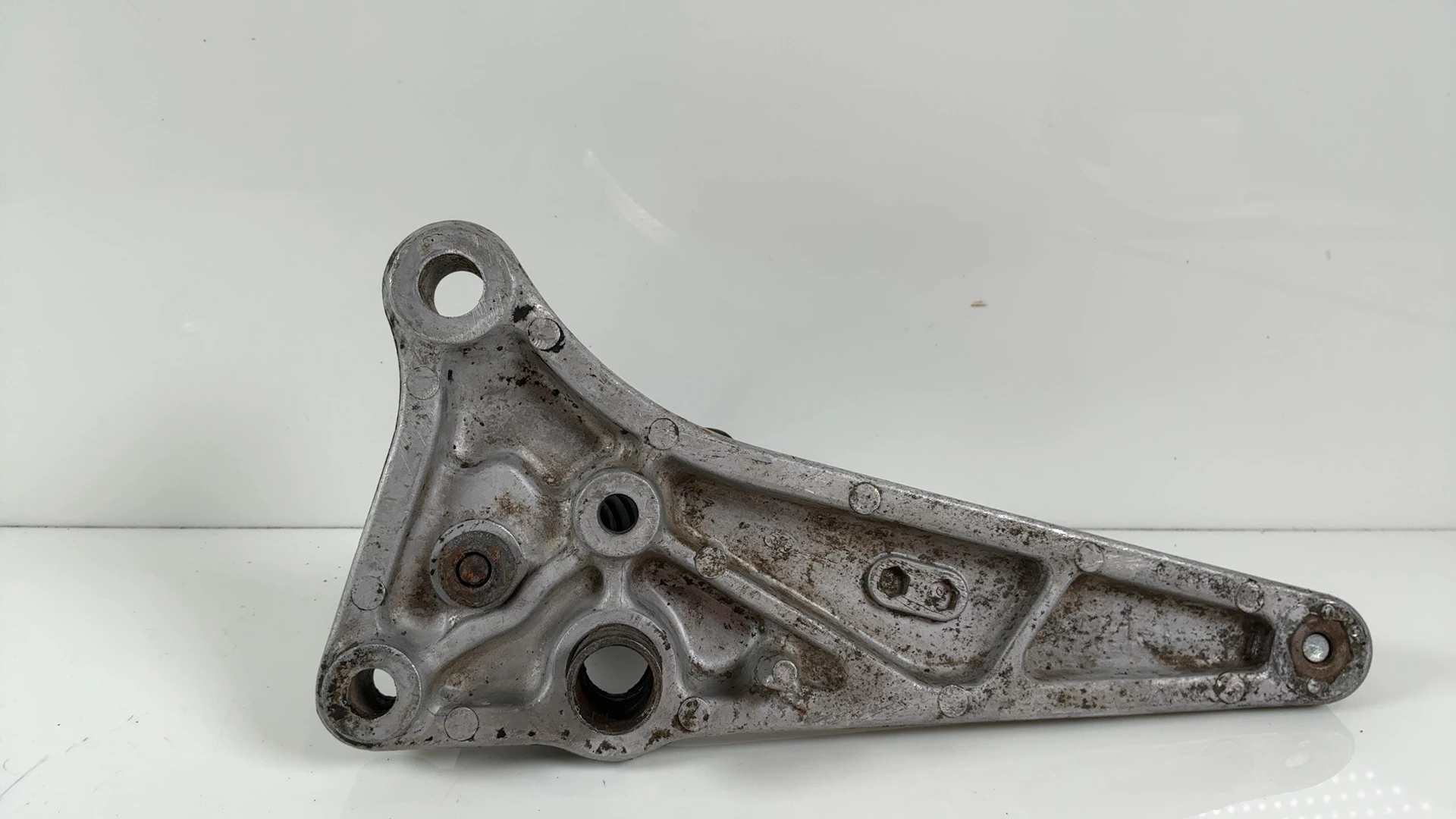 Honda CB250RS MC02 250cc Right Footrest Hanger Bracket 1980-85 OEM 50640-MC0-000 - Image 2