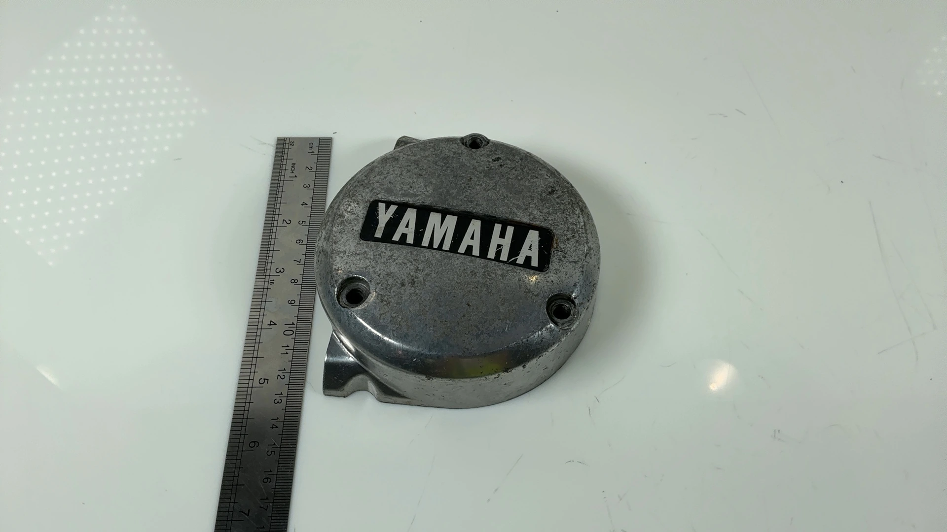 Yamaha RD125DX RD125 125cc Oil Pump Cover 1976 1977 OEM 1N2-15416-00 - Image 2