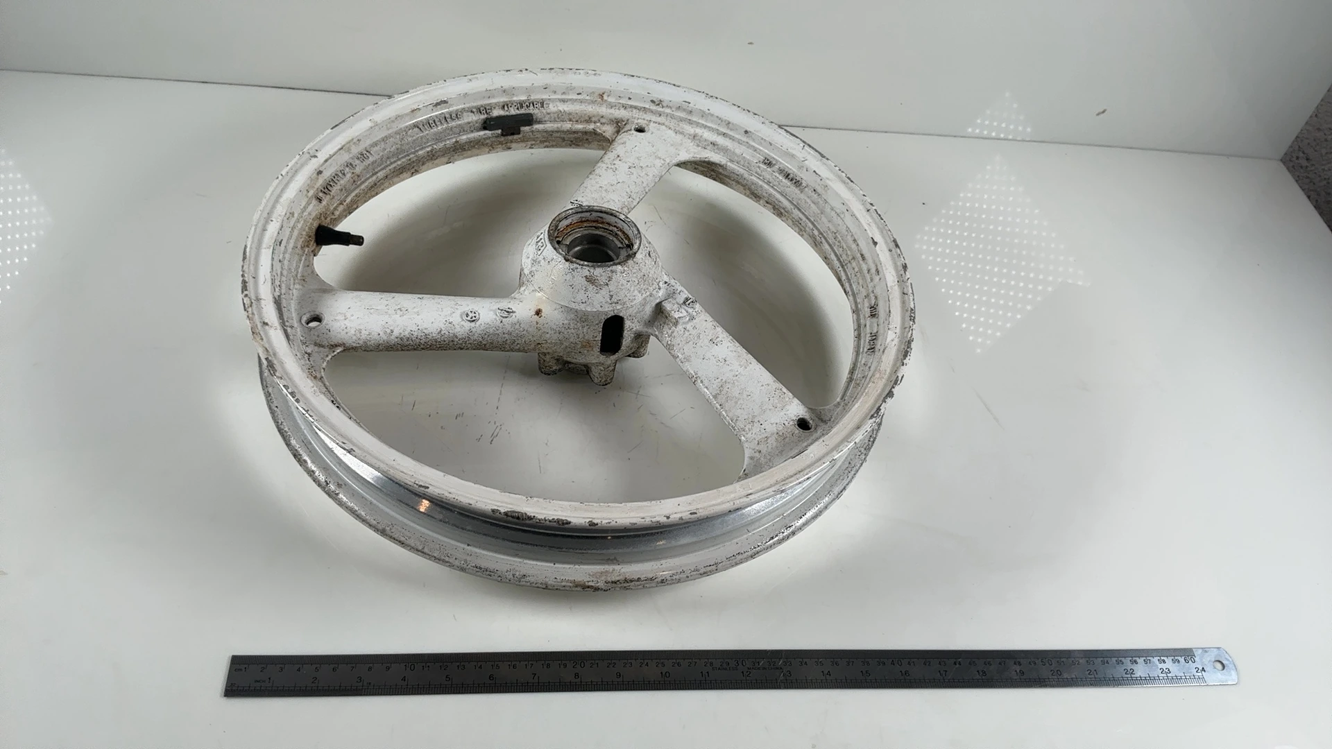 Yamaha TZR250 1KT 250cc Front Wheel Rim 1986-1988 OEM 1KT-25168-00-8L - Image 5