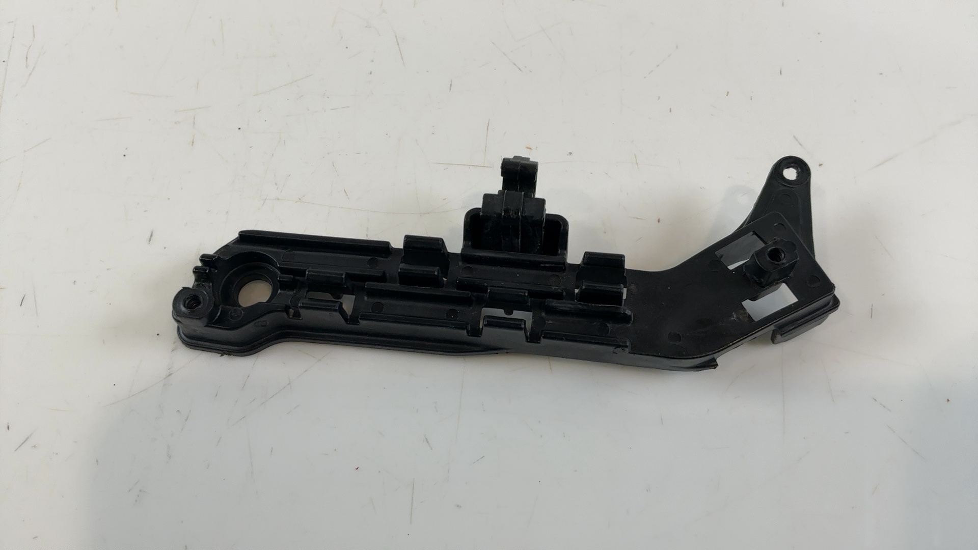 Aprilia RS 660 Tuono 660 ABS Piping Guide Cover Bracket Plate 2020-2026 2B008679 - Image 2