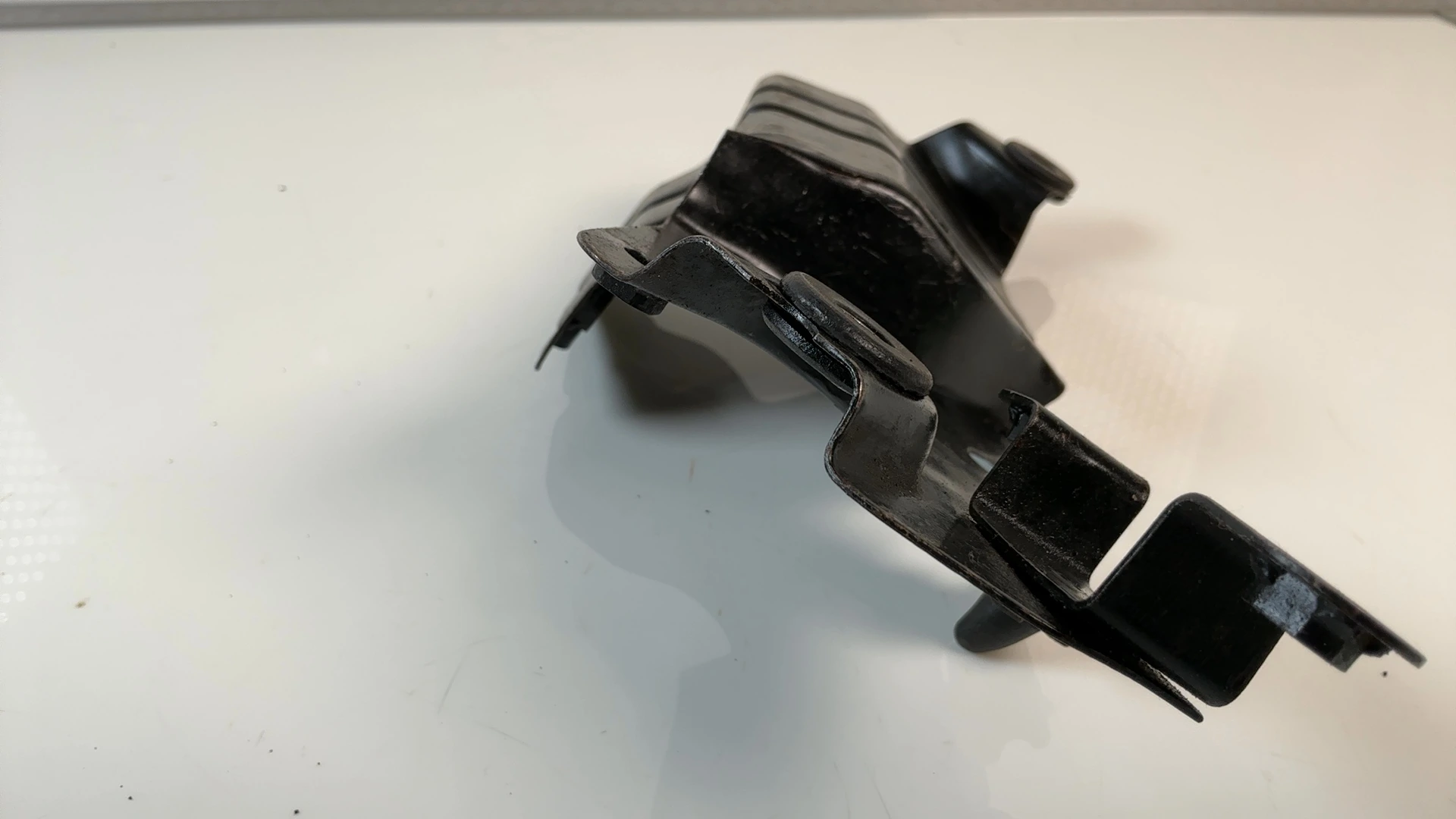 Suzuki GS700 GS700E 700cc Electrical Regulator Bracket 1985 1986 OEM 32870-31300 - Image 5