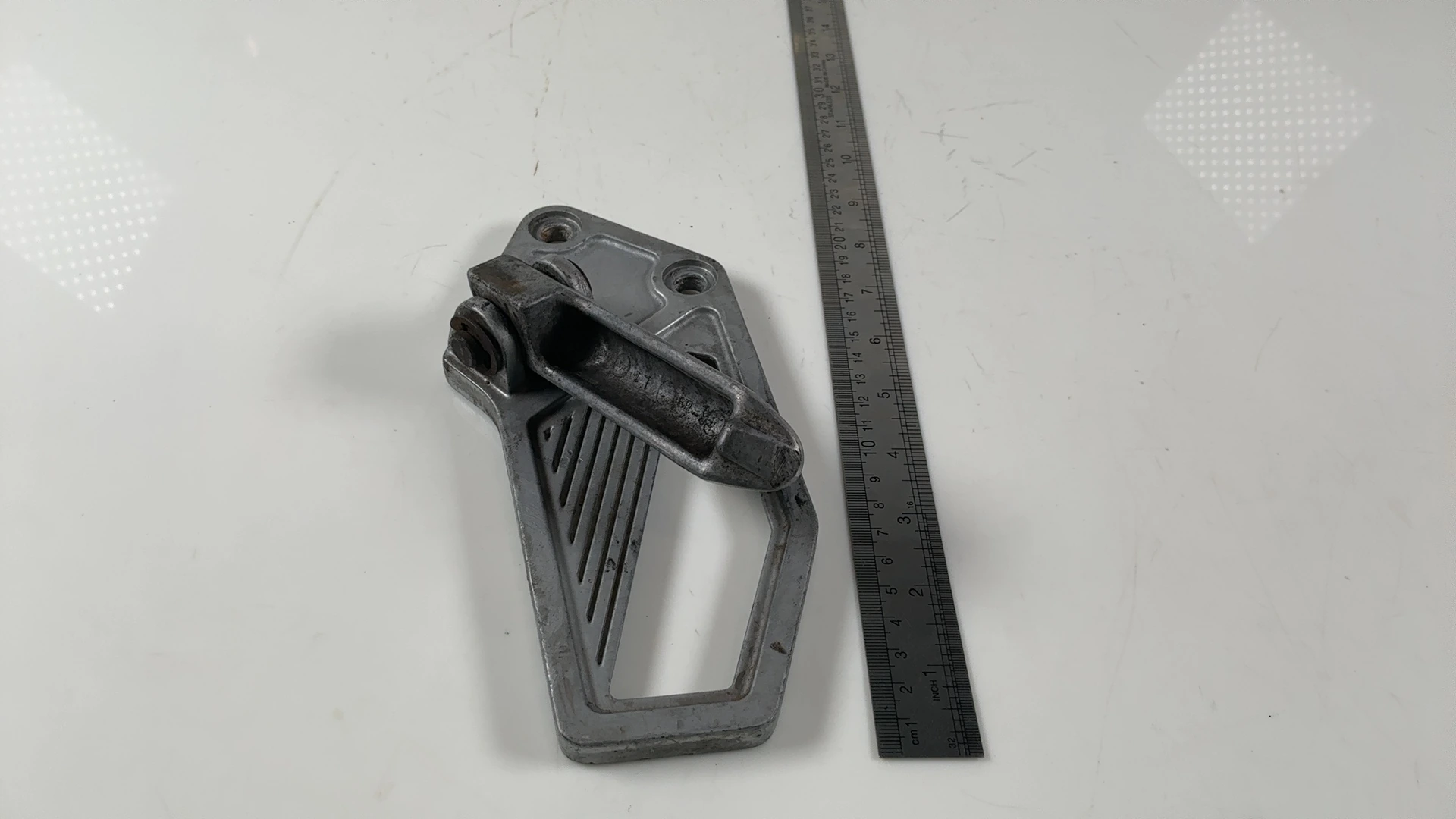 Kawasaki GPX750R ZX750-F 750cc Front Left Footrest Bracket 1987-1990 35011-1314 - Image 3