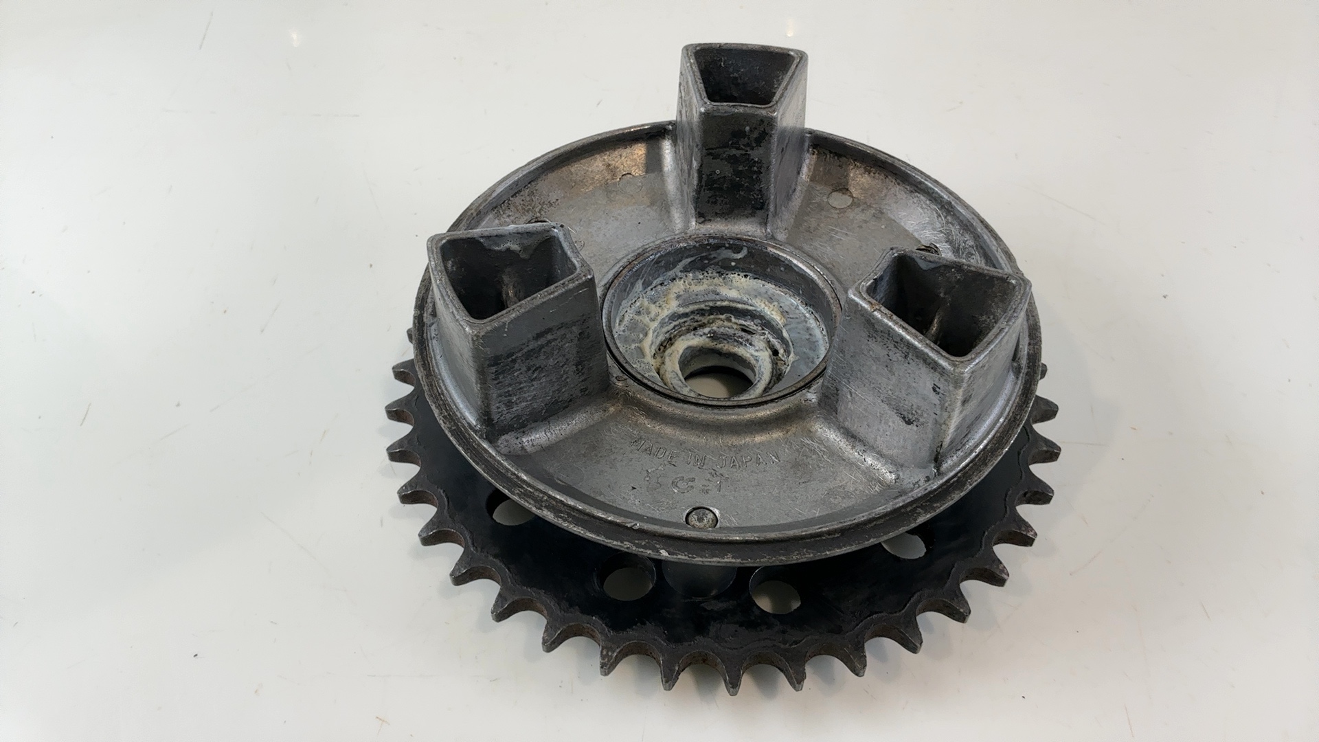 KAWASAKI ZEPHYR ZR750 750CC REAR SPROCKET CARRIER HUB 1991 1993 OEM 42033-1188 - Image 4