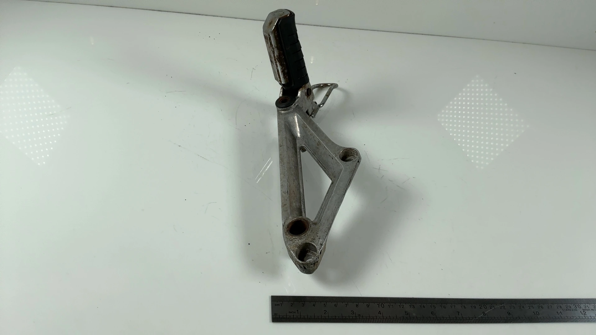 Honda Sabre VF700S 700cc Footrest Peg Bracket Right 1984-1985 OEM 50680-MB0-000 - Image 5