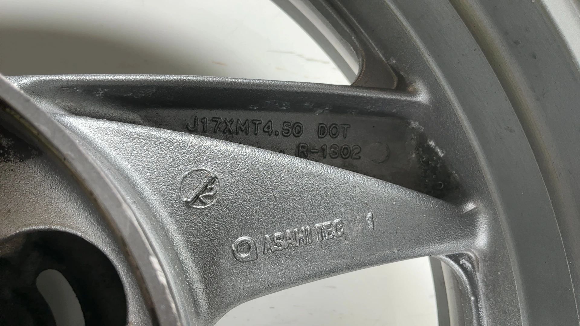 Kawasaki Ninja ZX6 ZX600E 600cc Rear Wheel Rim 1993-2002 OEM 41073-1521-GE - Image 5
