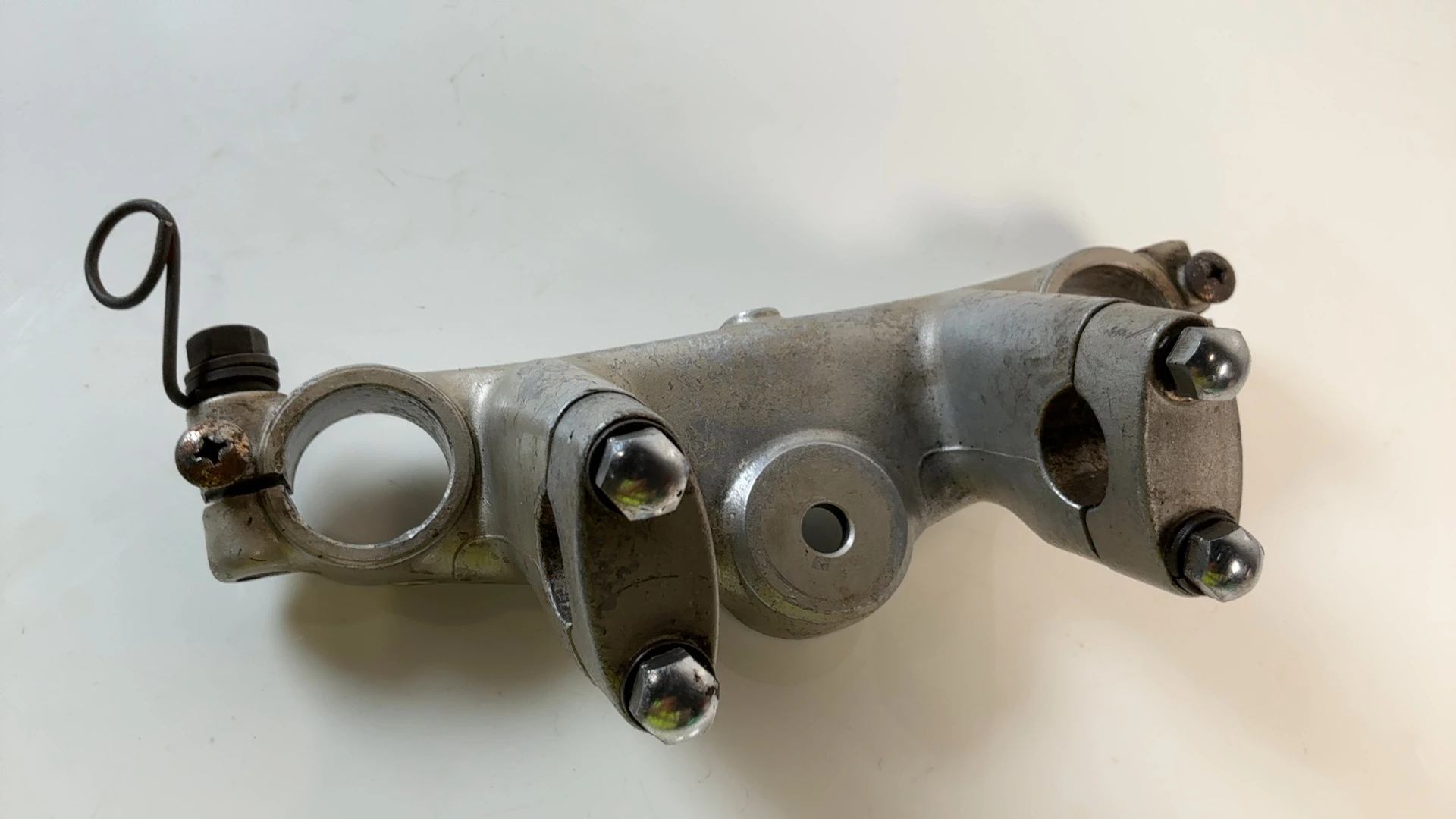 Suzuki DR125S SF42A 125cc Upper Triple Tree Fork Bridge 1983-85 OEM 51311-42A00 - Image 4