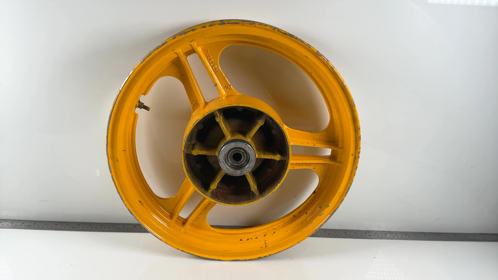 Kawasaki GPz750 ZX750A 750cc Rear Wheel Rim 1983-1985 OEM 41073-1216-J9 R-1135 - Image 2