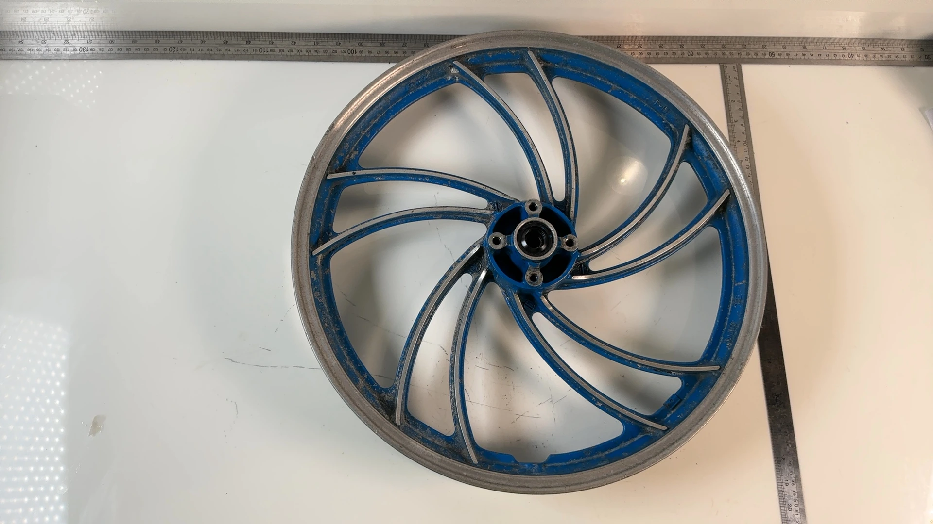 Yamaha RD125LC 10W 125cc Front Wheel Rim 1982-1987 OEM 10W-25168-00-98 - Image 4