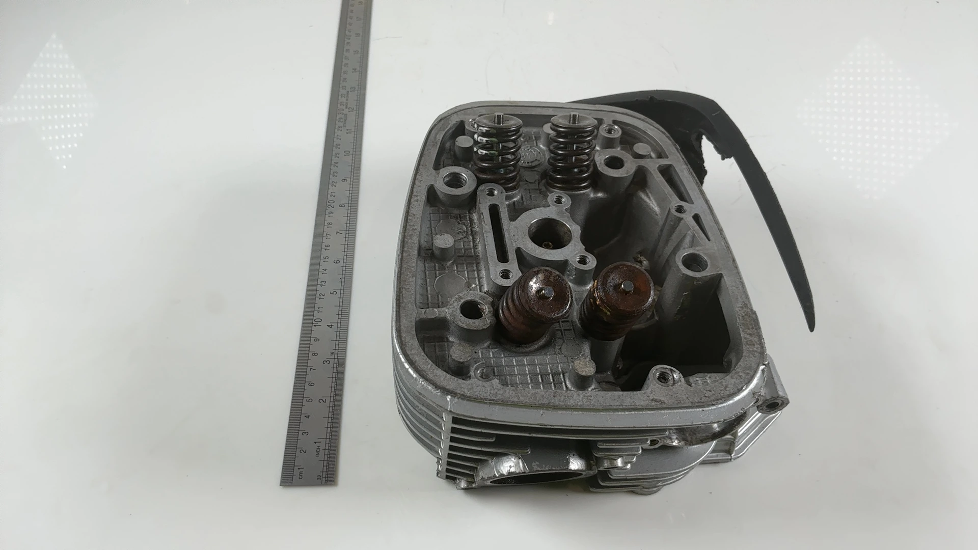 BMW R1150R R1150 1150cc Right Cylinder Head 2001-2006 OEM 11121342114 - Image 4