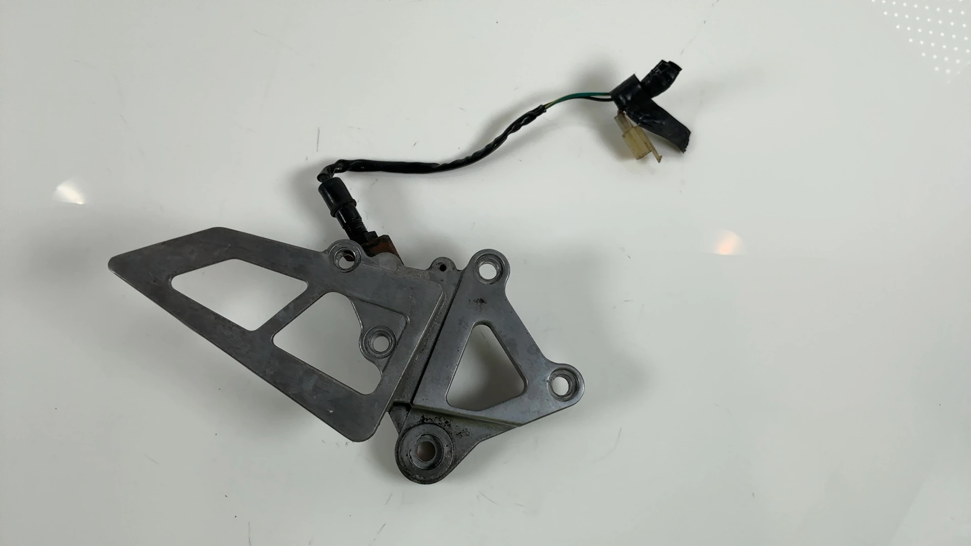 Kawasaki Ninja ZX-6R ZX600 600cc Front Right Footpeg Hanger 1995-1997 35011-1553 - Image 23