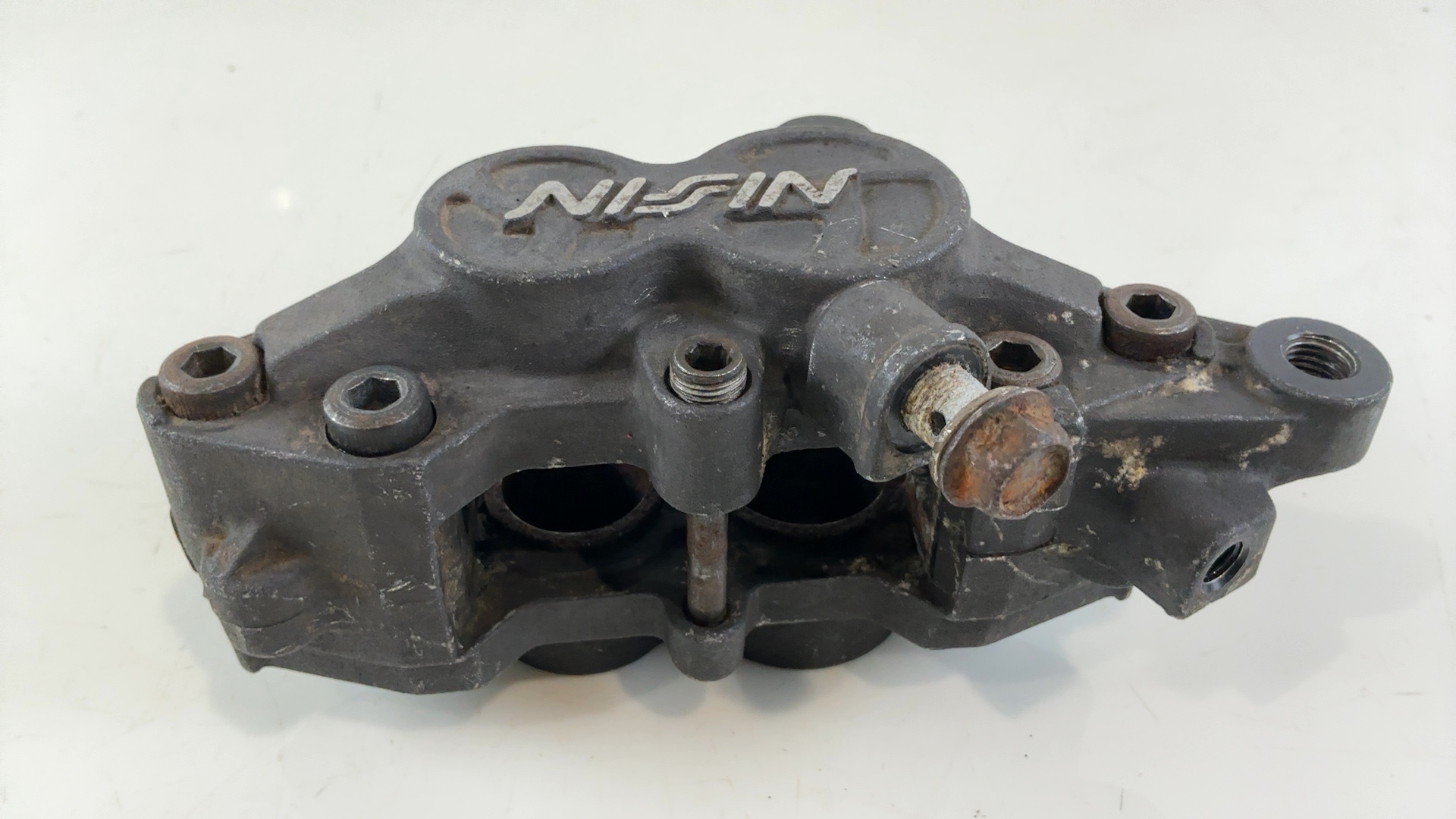 Suzuki GSXR 1100 GV73A 1100cc Front Left Brake Caliper 1990-1992 OEM 59300-40C01 - Image 2