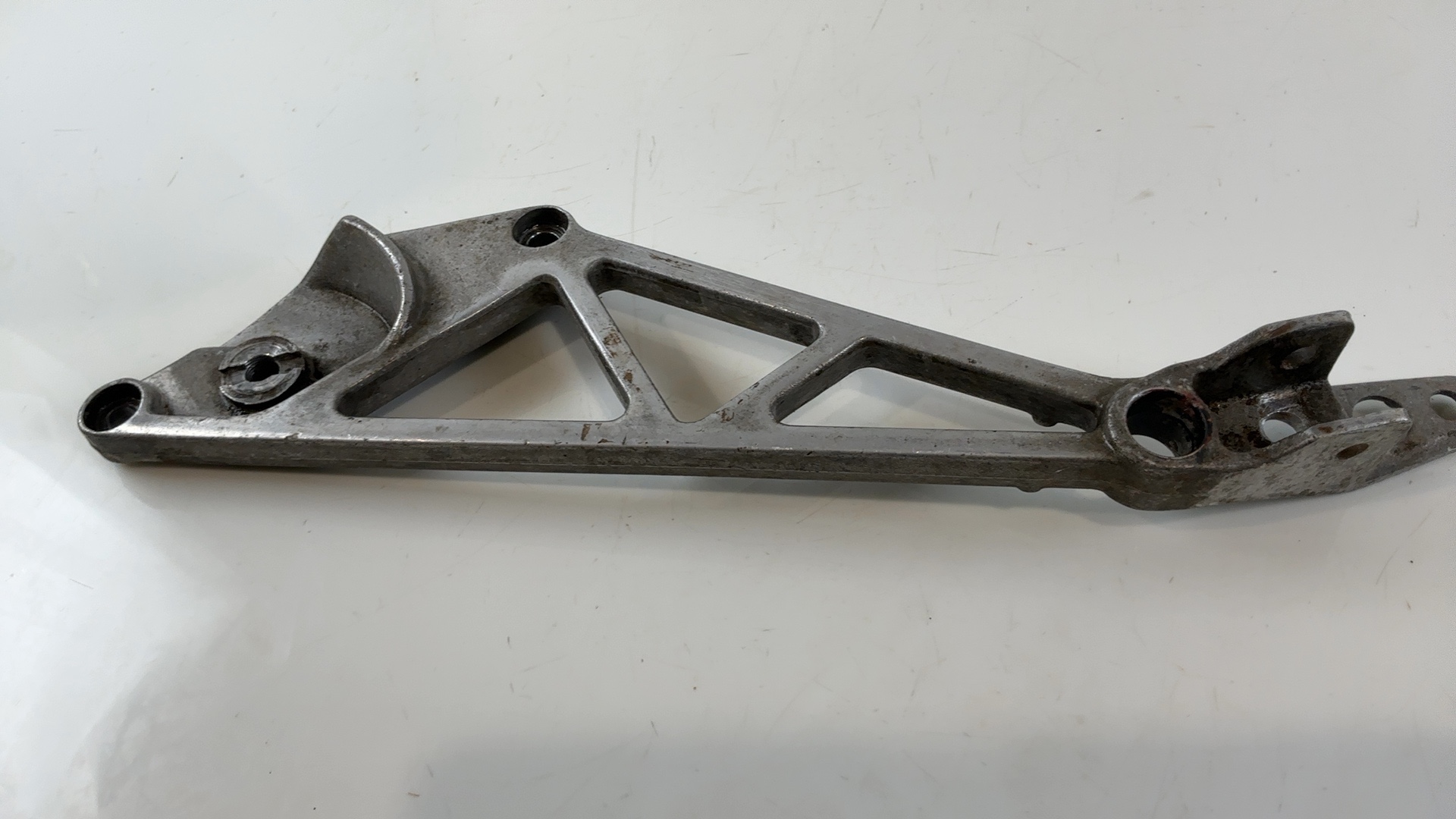 Honda Interceptor VF700F 700 Left Foot Peg Bracket Mount 1984 1985 50620-MB2-000 - Image 4