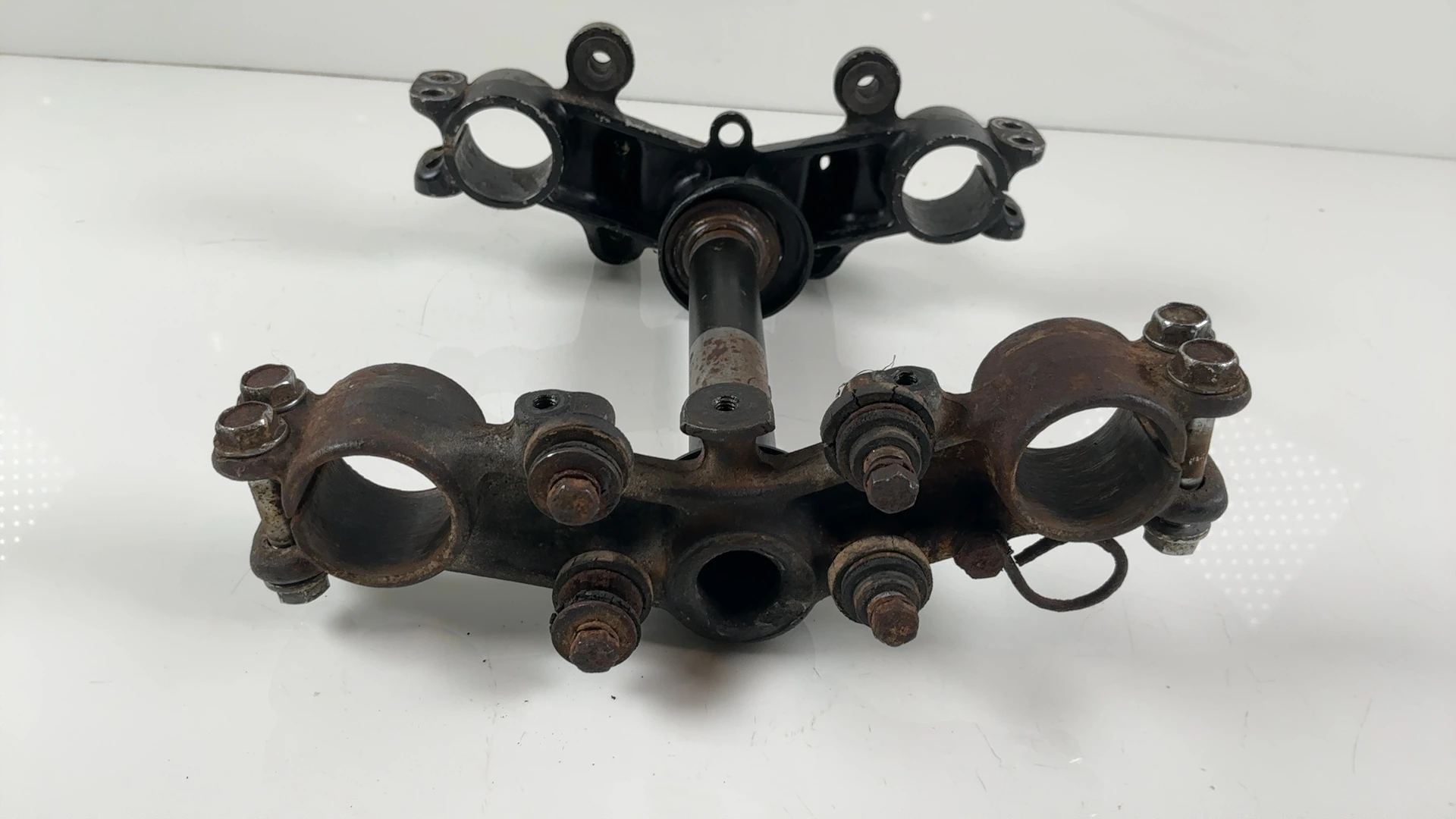 Kawasaki KE175 D 175cc Triple Tree Steering Stem Clamp 1980-1983 OEM 44039-1020 - Image 6
