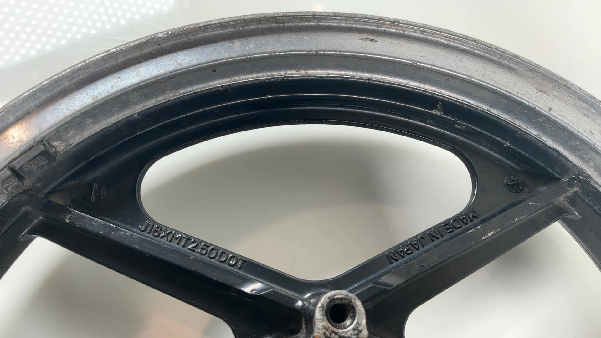 Kawasaki Ninja GPZ900R ZX900A 900cc Front Wheel Rim 1984-1989 OEM 41073-1340 - Image 8