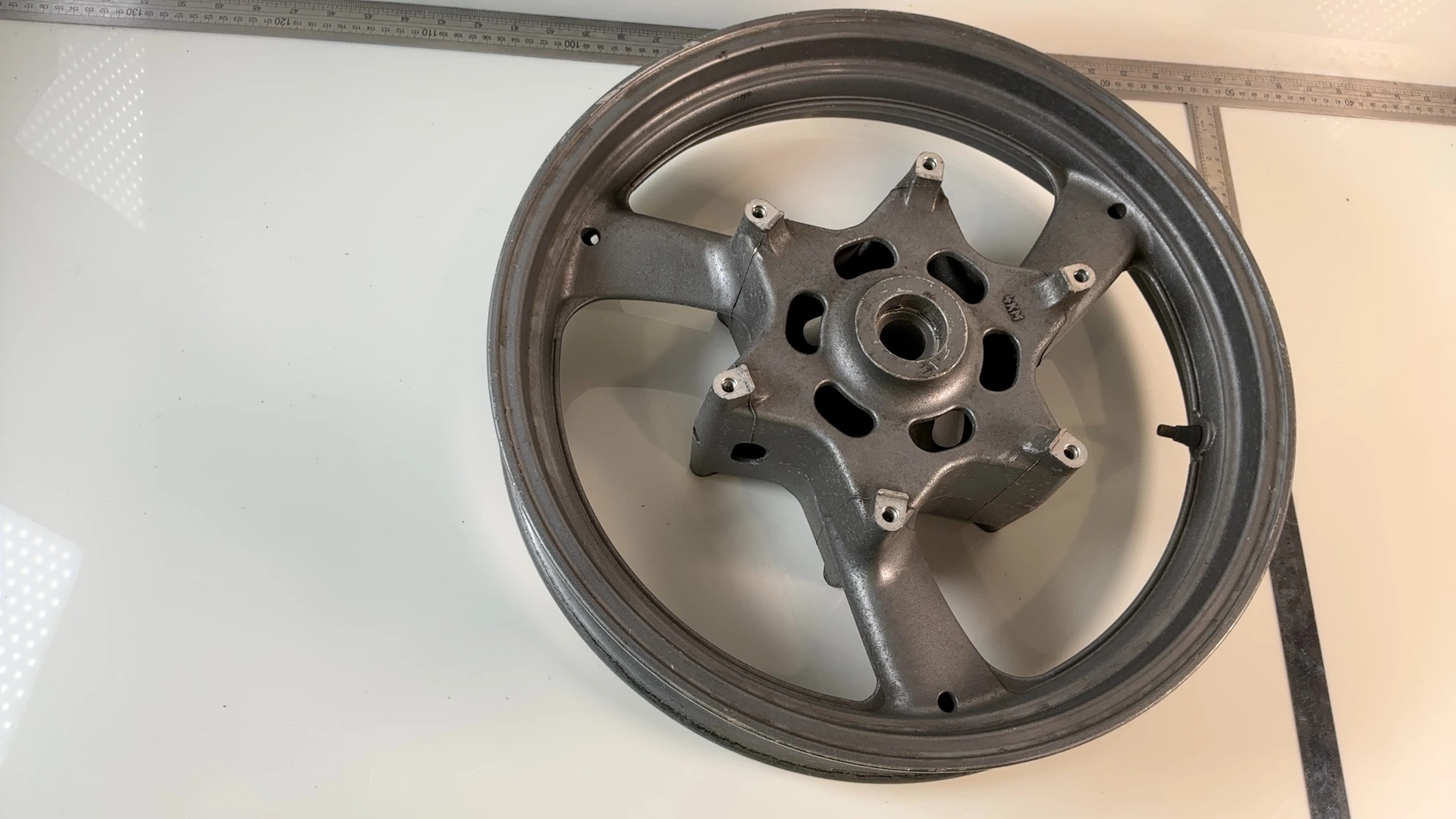 Yamaha XJ 900 Diversion 4KM 900cc Front Wheel Rim 1994-2004 OEM 4KM-25168-00 - Image 3