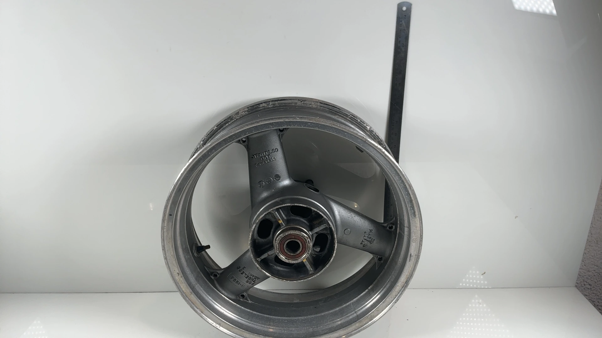 Kawasaki ZXR750 Ninja ZX750L 750CC Rear Wheel Rim 1993-1995 OEM 41073-1547-CJ - Image 5