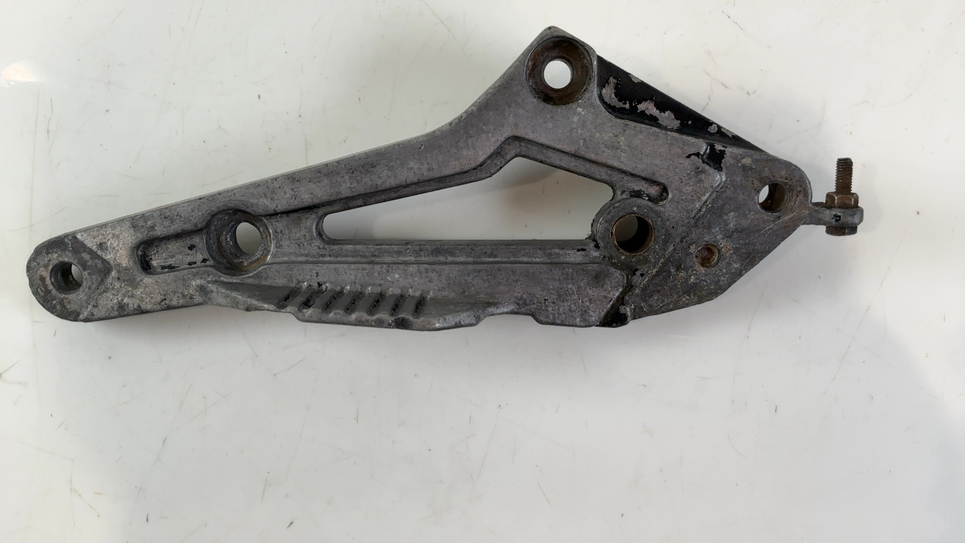 Yamaha RD80LC RD80 30W Right Rear Footrest Peg Bracket 1982-84 OEM 30W-2742L-00