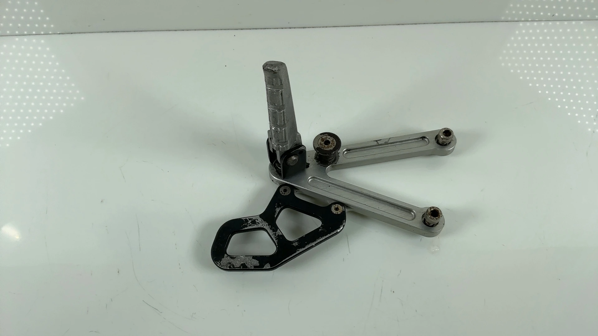 Peugeot XR6 50cc Front Left Footrest Bracket Peg Assembly 2003 2008 OEM 753177 - Image 2