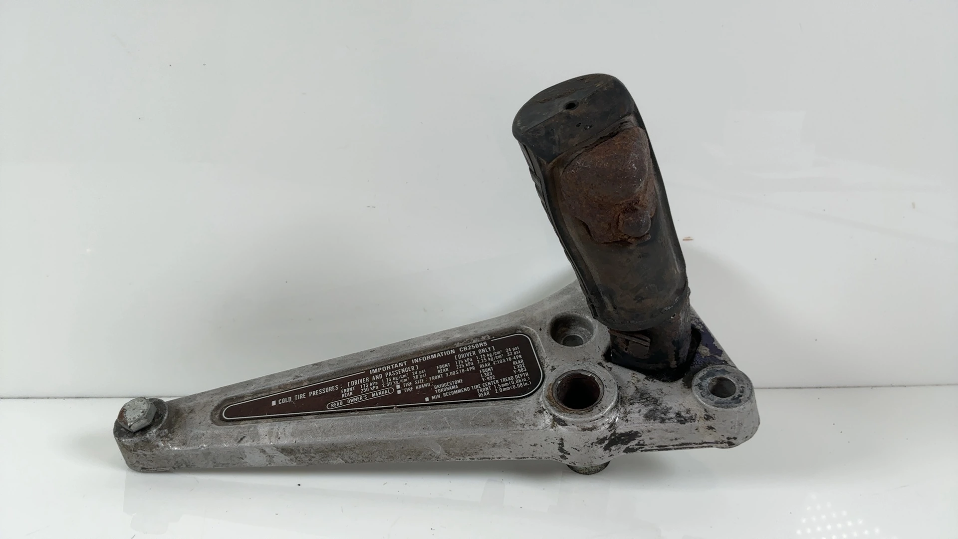 Honda CB250RS MC02 250cc Right Footrest Hanger Bracket 1980-85 OEM 50640-MC0-000 - Image 1