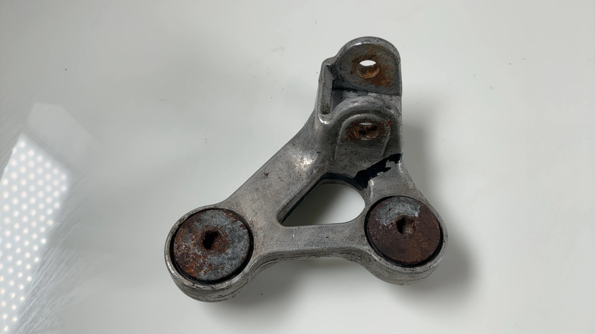 Honda CBR1000F SC24 1000cc Left Front Footrest Peg Bracket 1990-91 50700-MS2-670 - Image 6