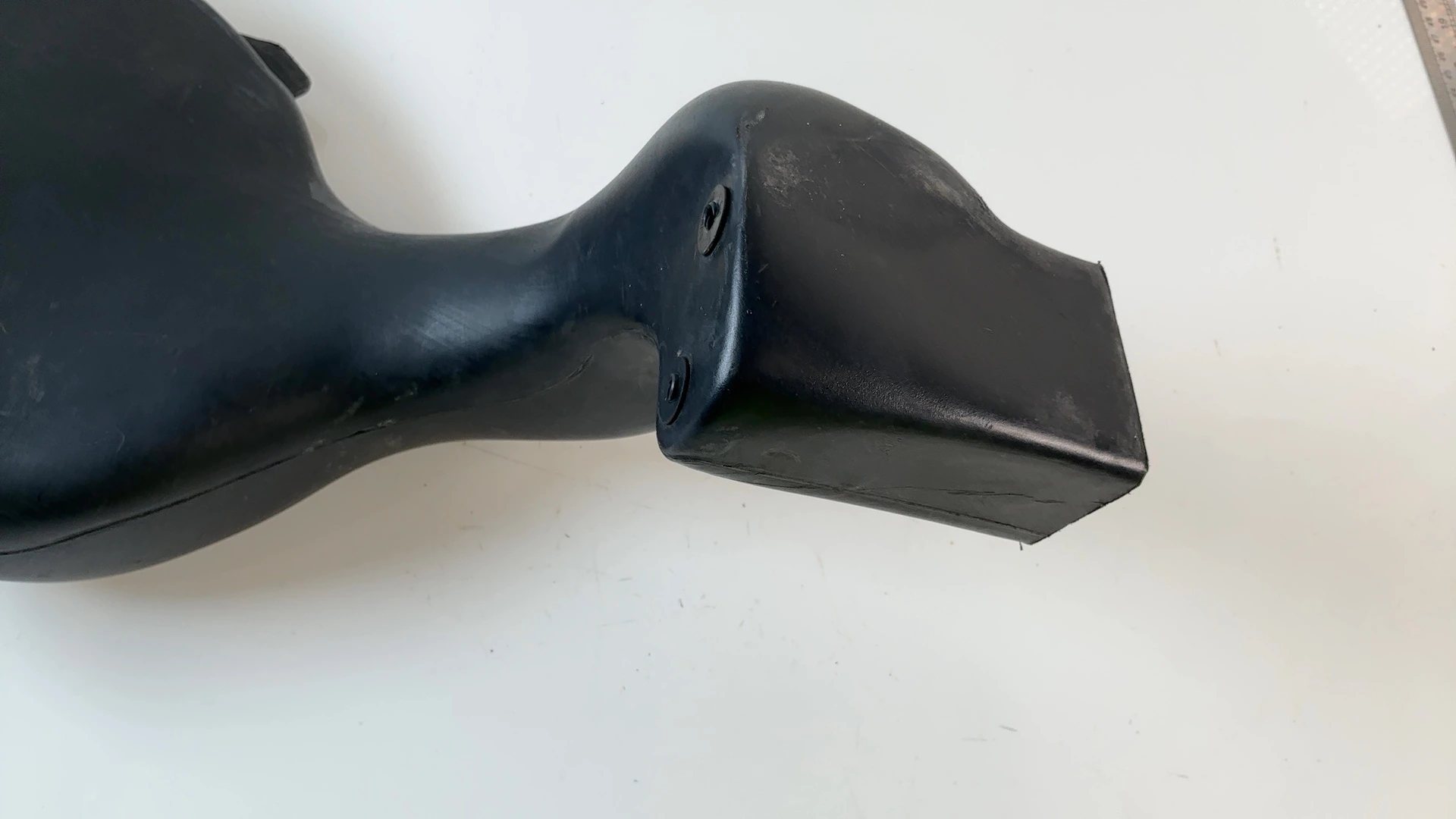 Yamaha YZF R6 RJ03 600cc Right Ram Air Intake Duct Pipe 1999-02 OEM 5EB-2838T-00 - Image 4