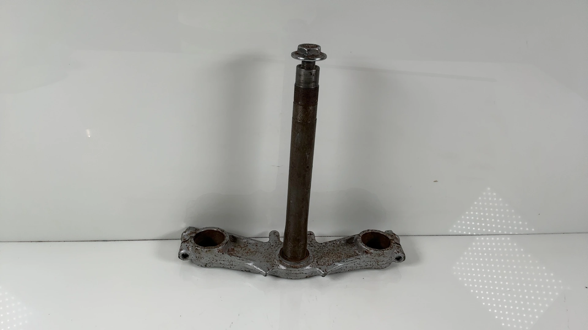 Kawasaki 454 LTD EN450-A 450 Lower Triple Tree Clamp Yoke 1985-90 OEM 44037-1175 - Image 2