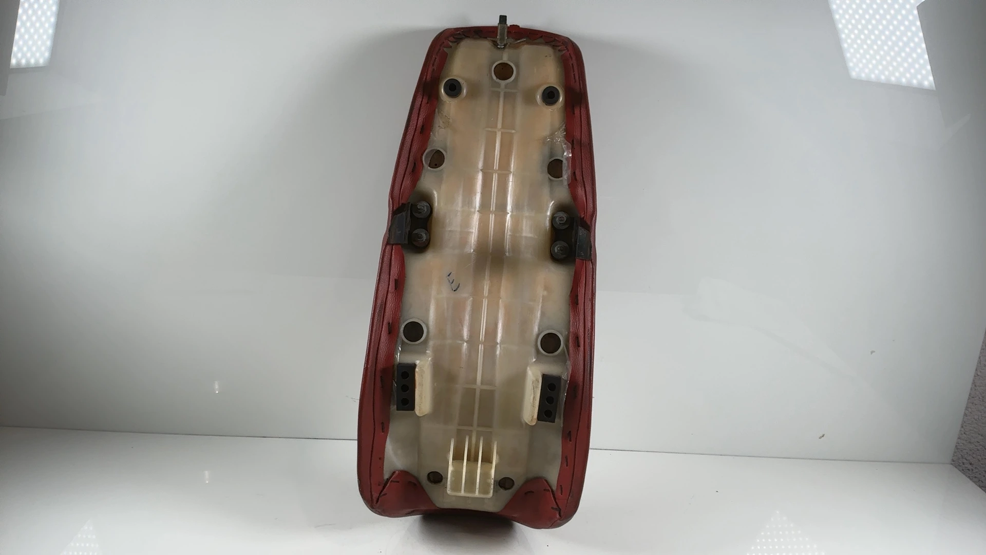 Honda NS125R NS125F 125cc Seat Unit 1985-1988 OEM 77200-KR1-600ZA - Image 2