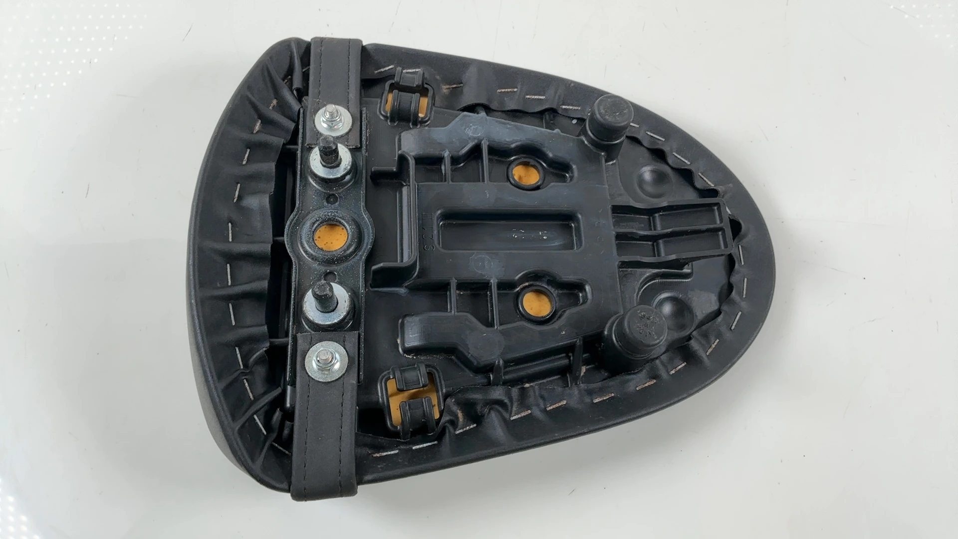 Suzuki GSX-R1000 GSXR1000 1000cc Rear Passenger Seat 2007-08 OEM 45300-21H01-6BY - Image 4