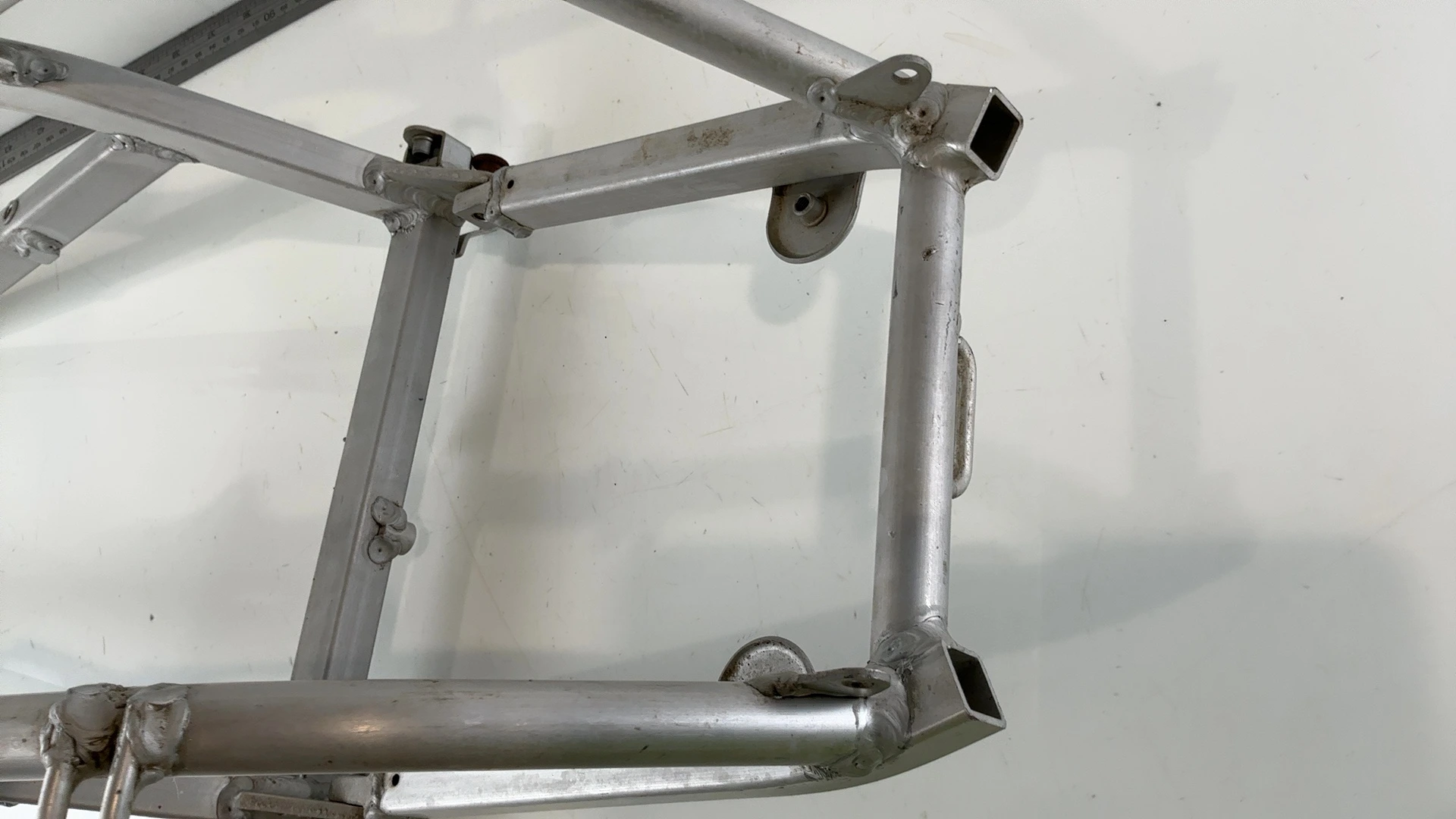 Suzuki GSXR 600 750 SRAD Rear Subframe 1996-1999 OEM 41200-33E20 - Image 5