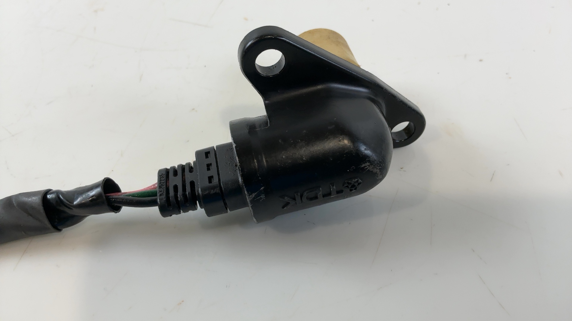Honda CBR900RR SC33 900cc Speed Sensor 1996 1997 OEM 37700-MAE-601 - Image 6