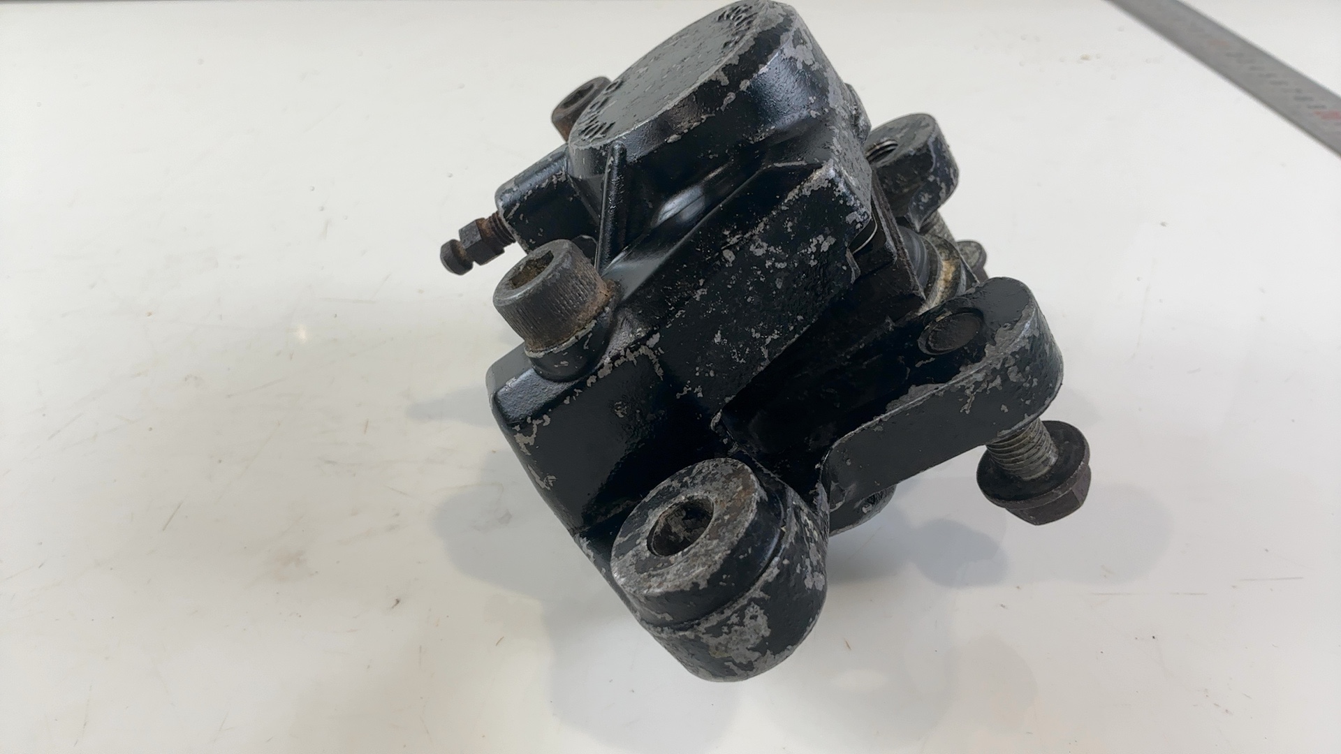 Suzuki Madura GV1200 1200 Rear Brake Caliper 1985 1986 OEM 69100-05A02 - Image 8