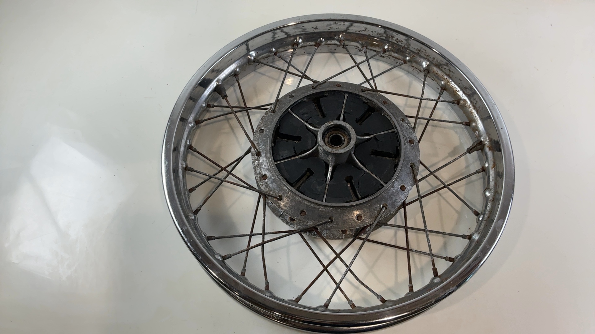 Suzuki GT250 GT 250 250cc Rear Wheel Rim 1973-1977 OEM 64110-11001