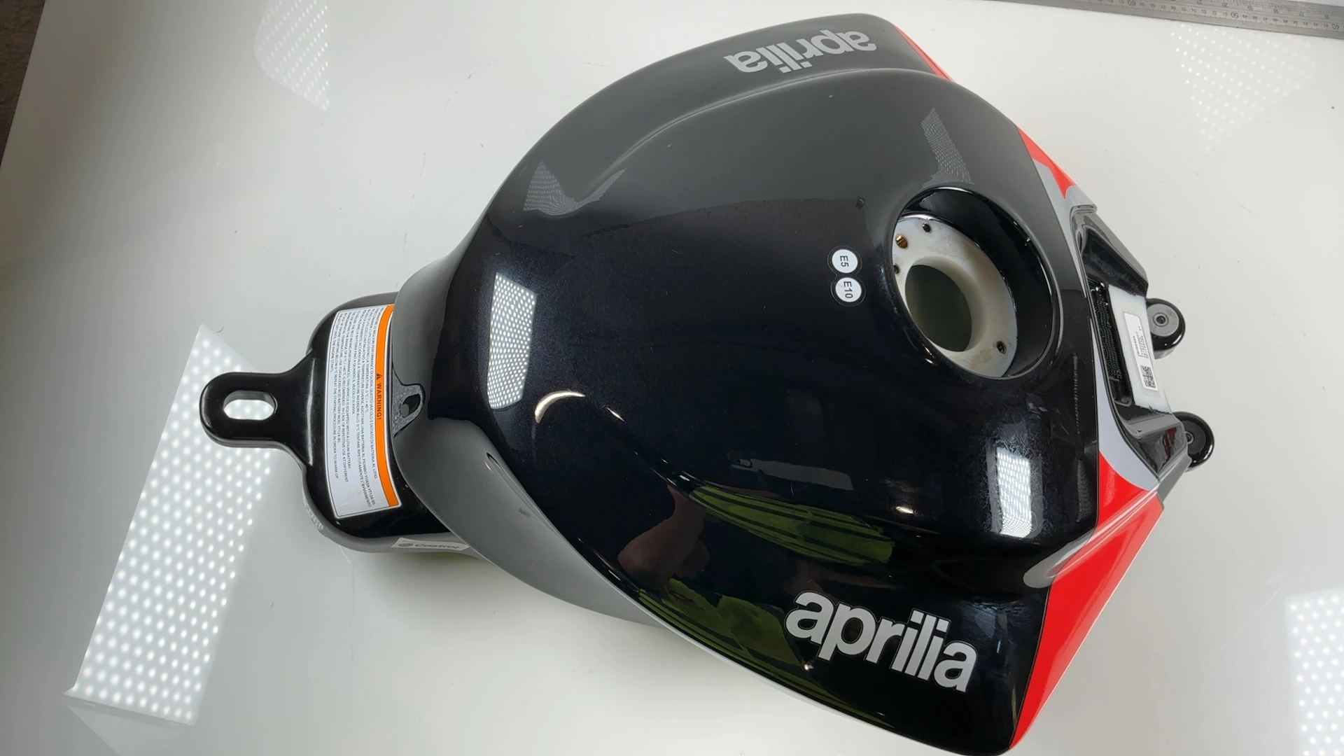 Aprilia Tuono 660 Factory RS660 660cc Gas Fuel Tank 2021-26 OEM 2B005484 Acerbis