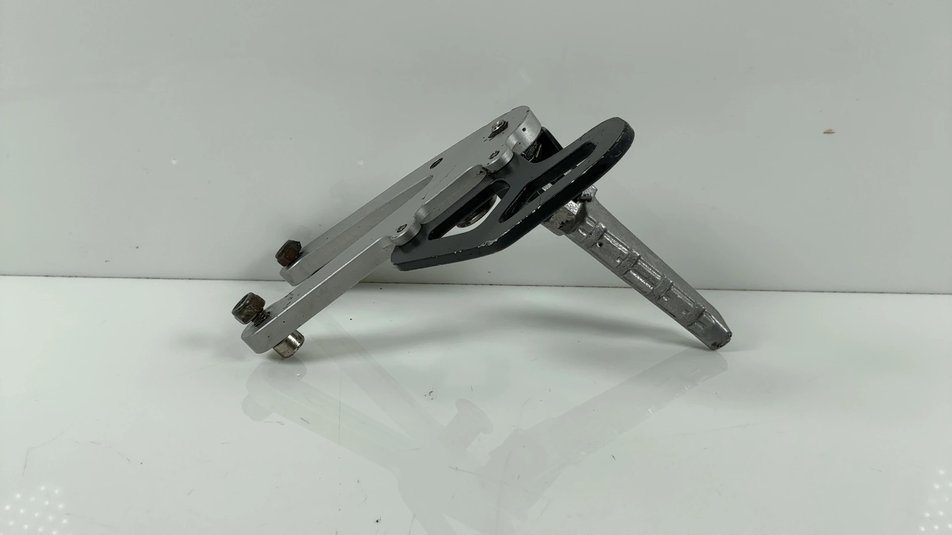 Peugeot XR6 50cc Front Left Footrest Bracket Peg Assembly 2003 2008 OEM 753177 - Image 6